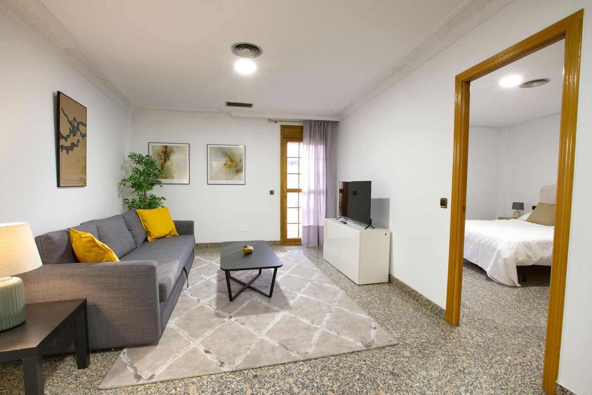 One-Bedroom Apartment