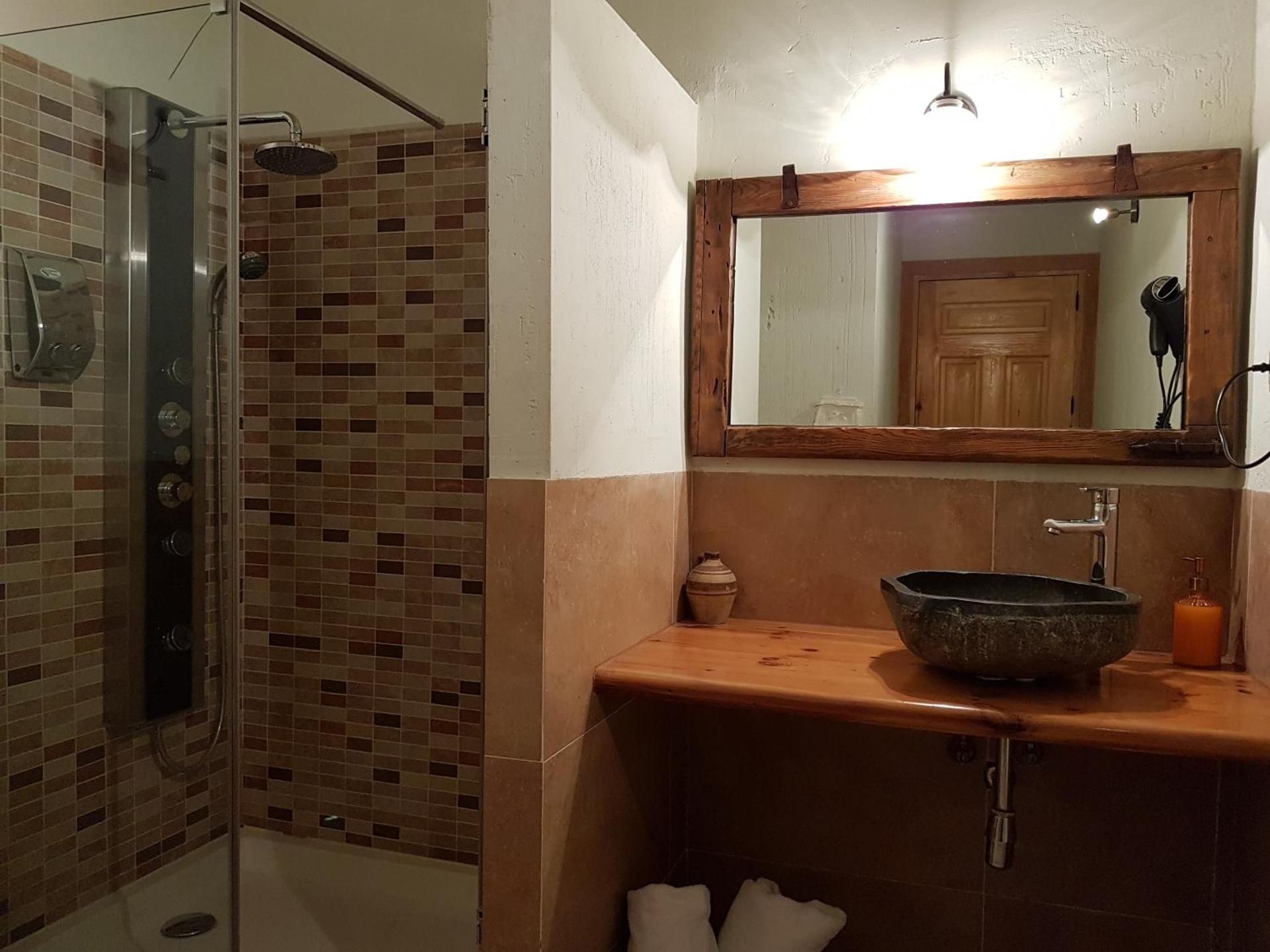 Studio (2 Adults)