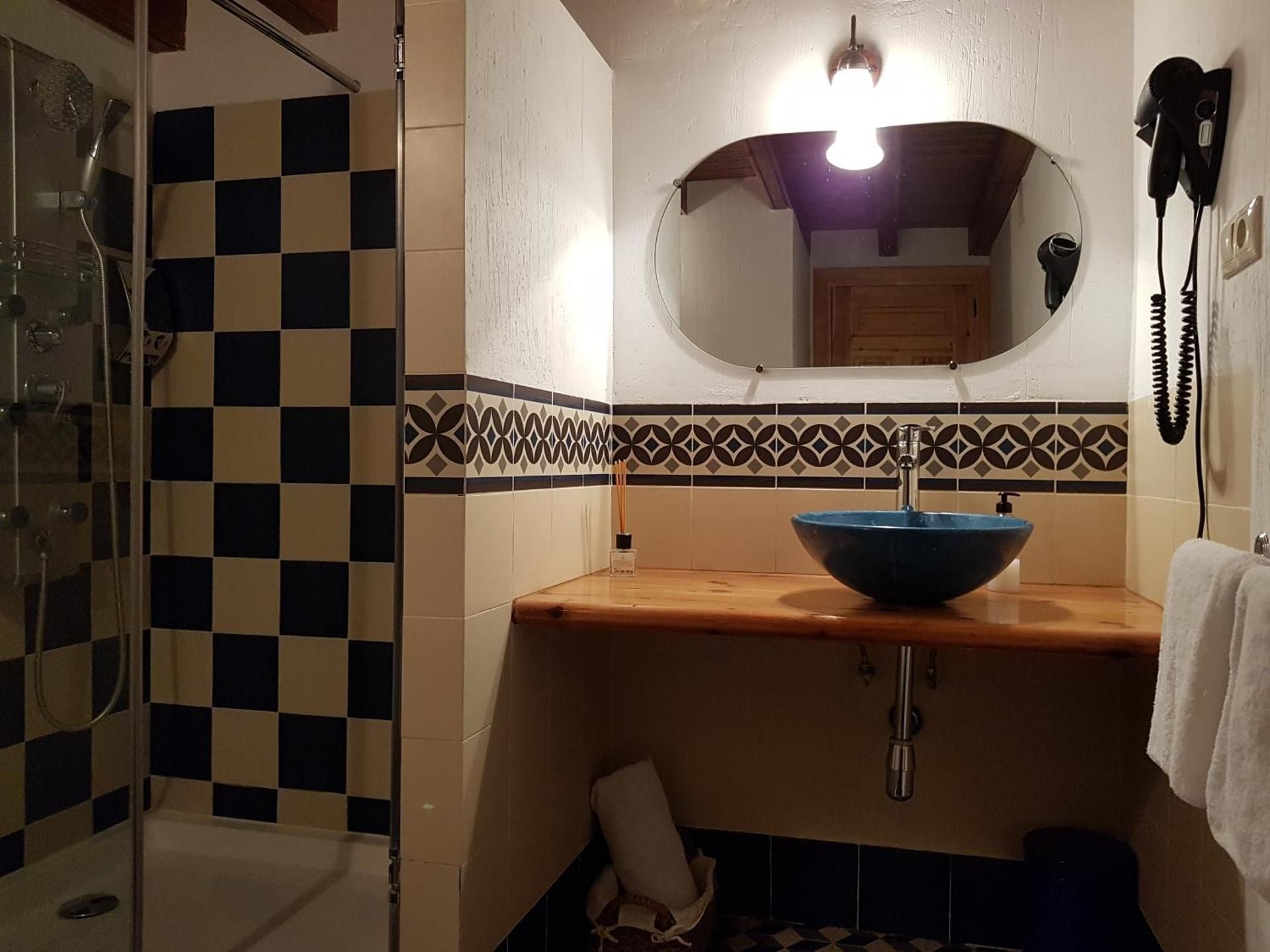 Loft (2 Adults + 2 Children)