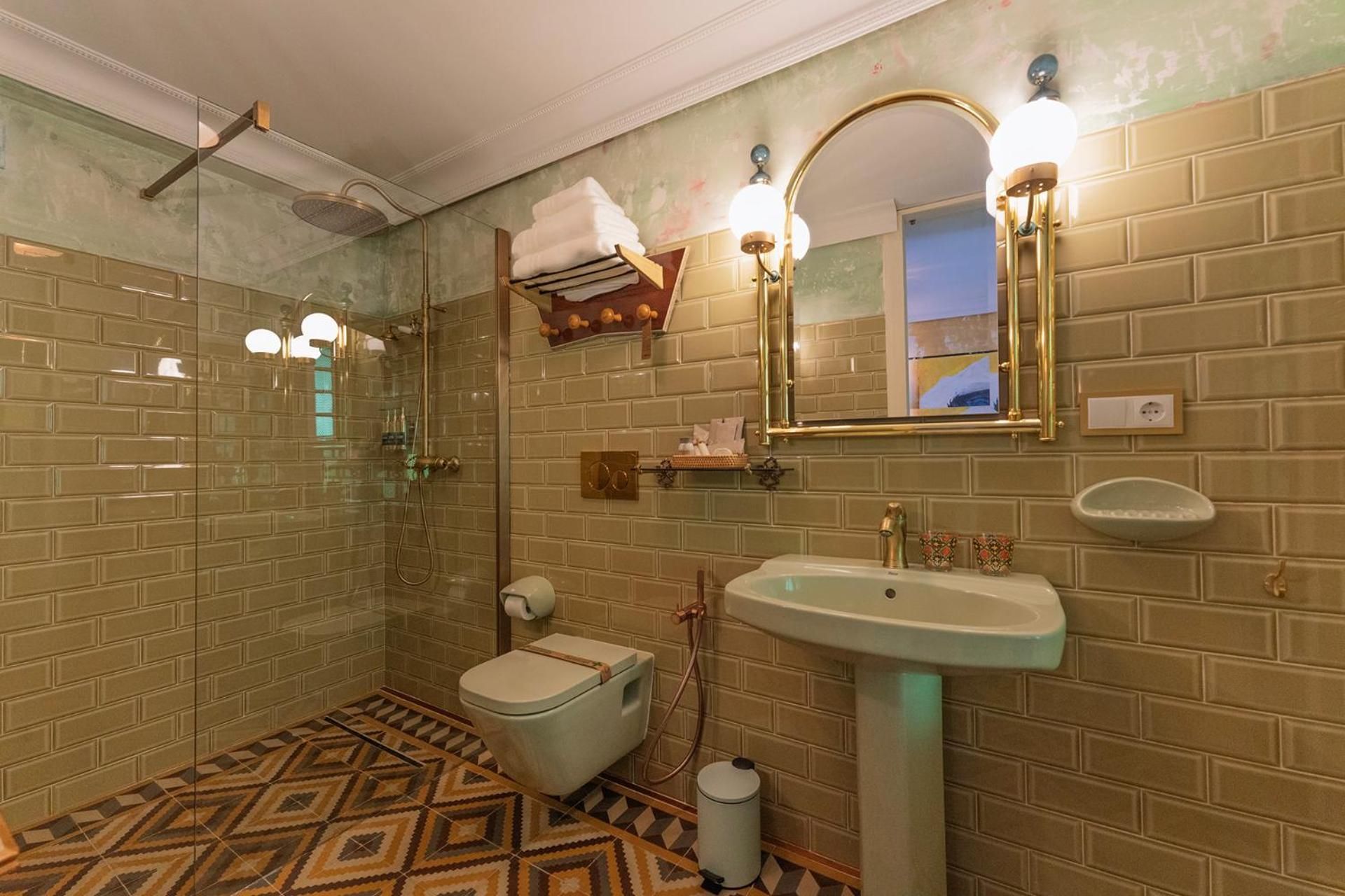 Superior One-Bedroom Apartment with Balcony