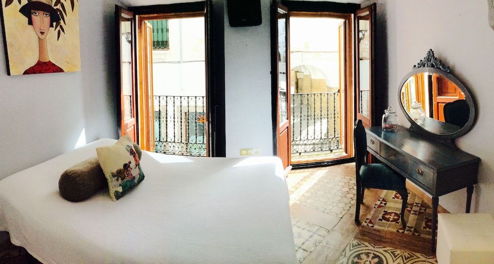 Hotel la Boheme Double Room 6