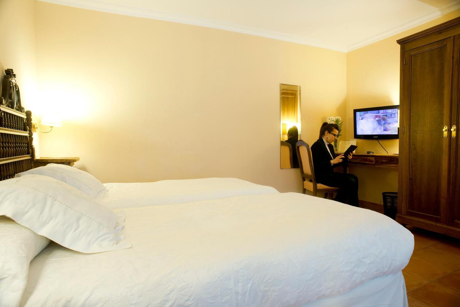 Don Carlos Cáceres Double or Twin Room 2