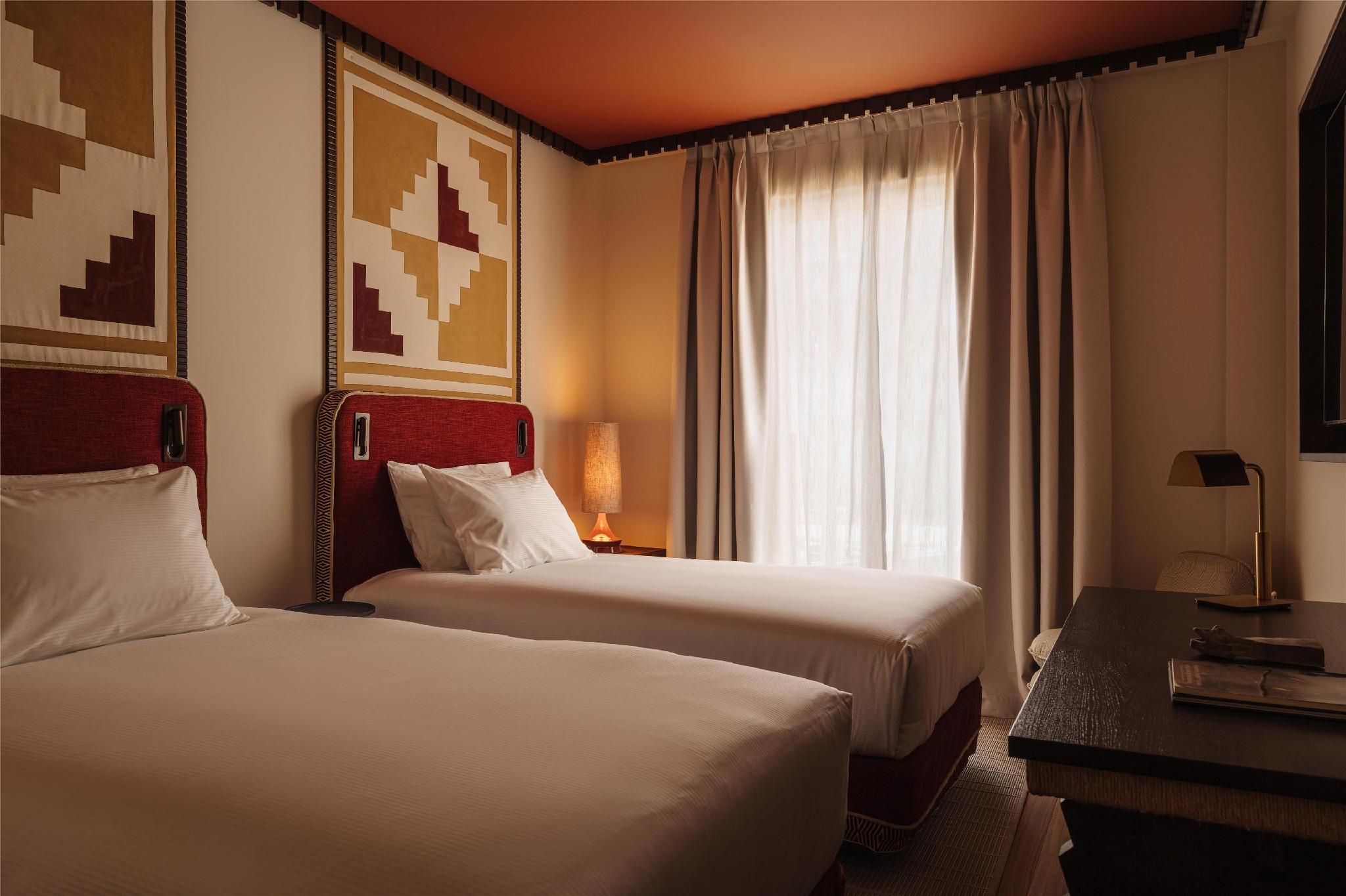 Twin Caceres Room