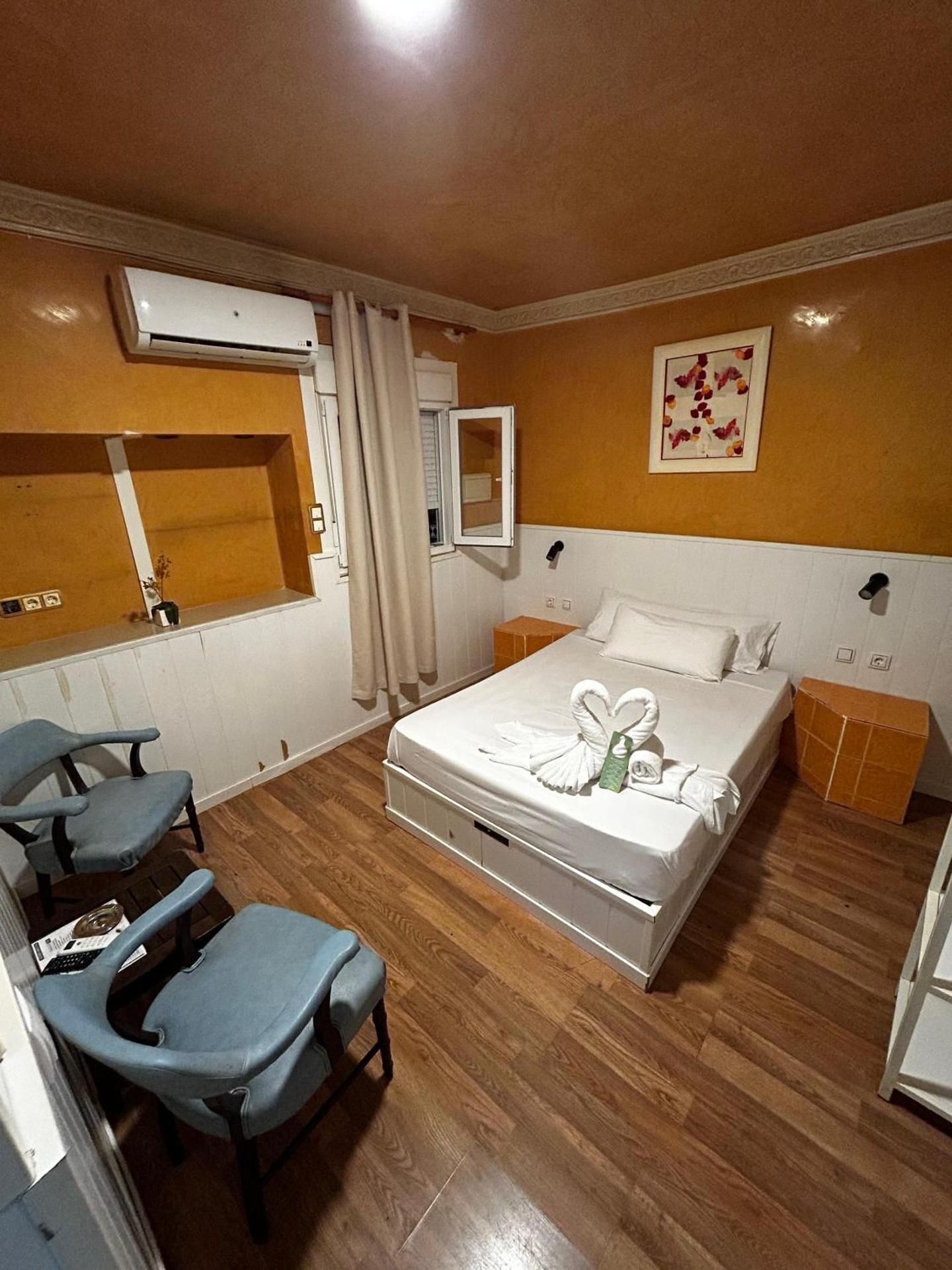 Standard Double Room with Shared Bathroom