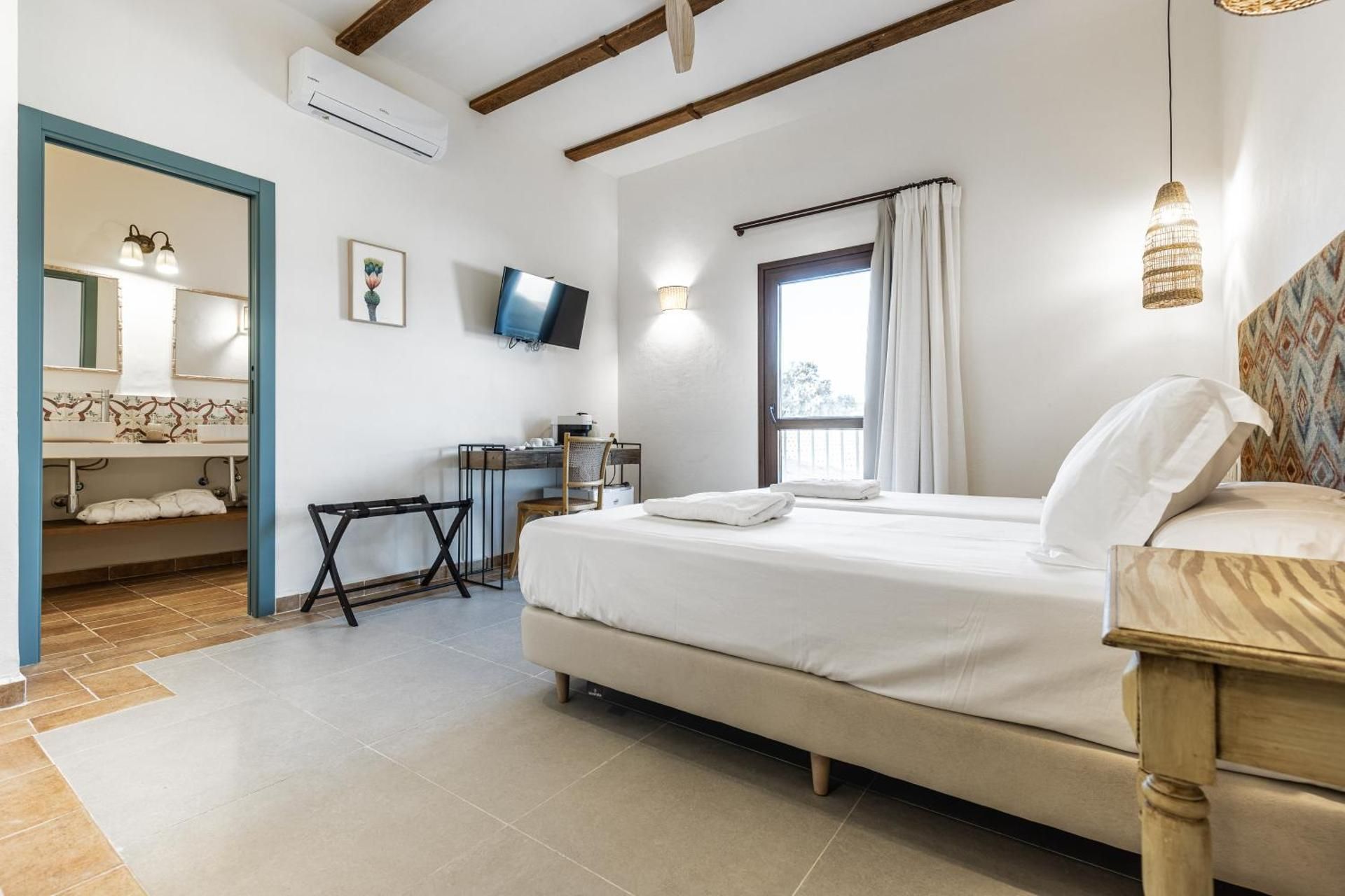 Double Room with Private Bathroom