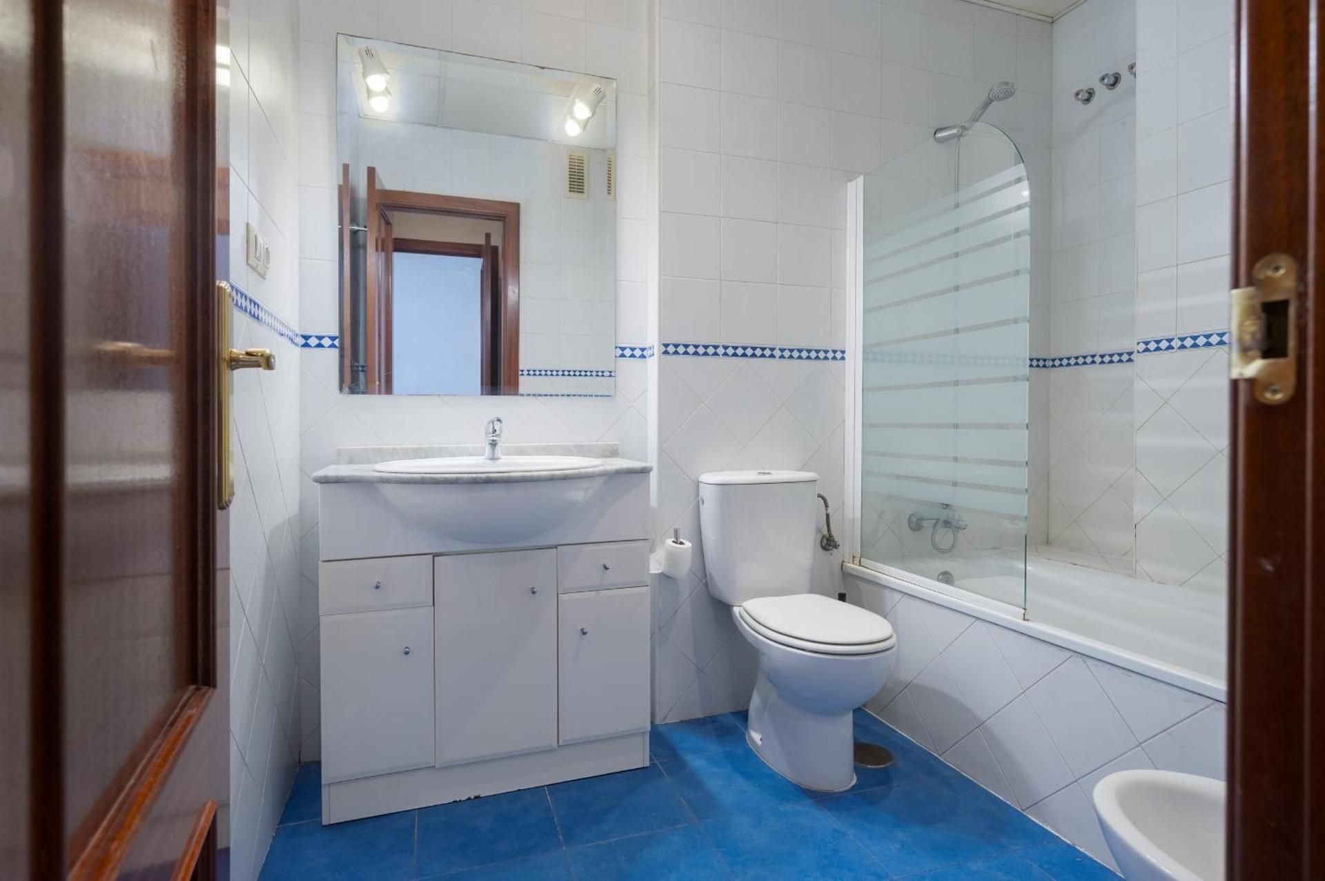 One-Bedroom Deluxe Apartment