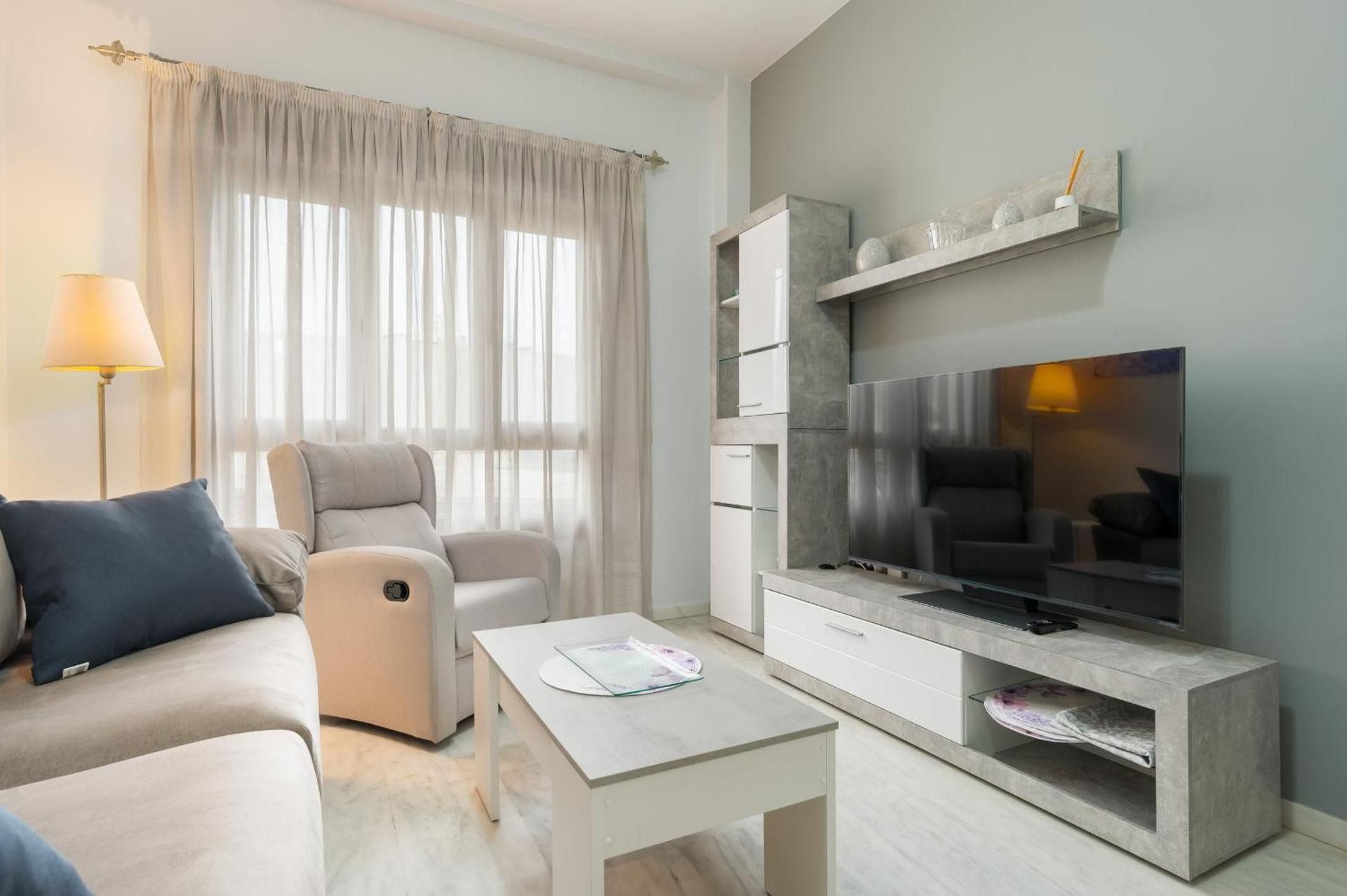 One-Bedroom Deluxe Apartment