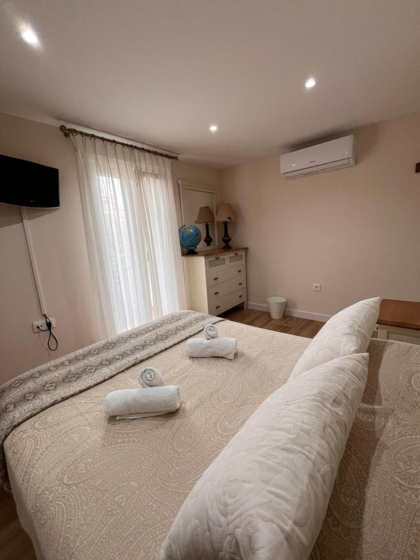 Double Room with Shared Bathroom