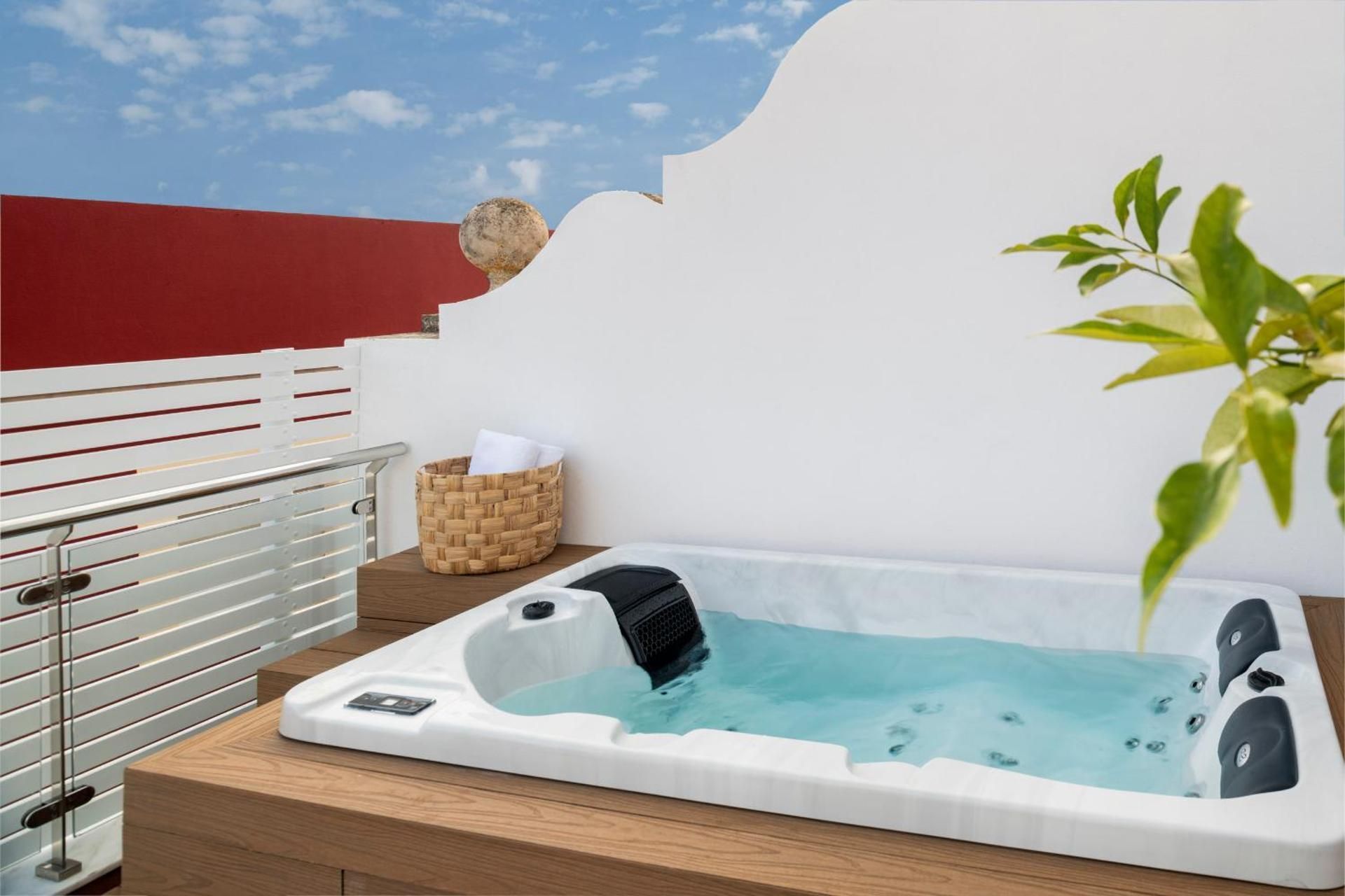 Apartamento 2 Dormitorios con Bañera de hidromasaje en terraza privada