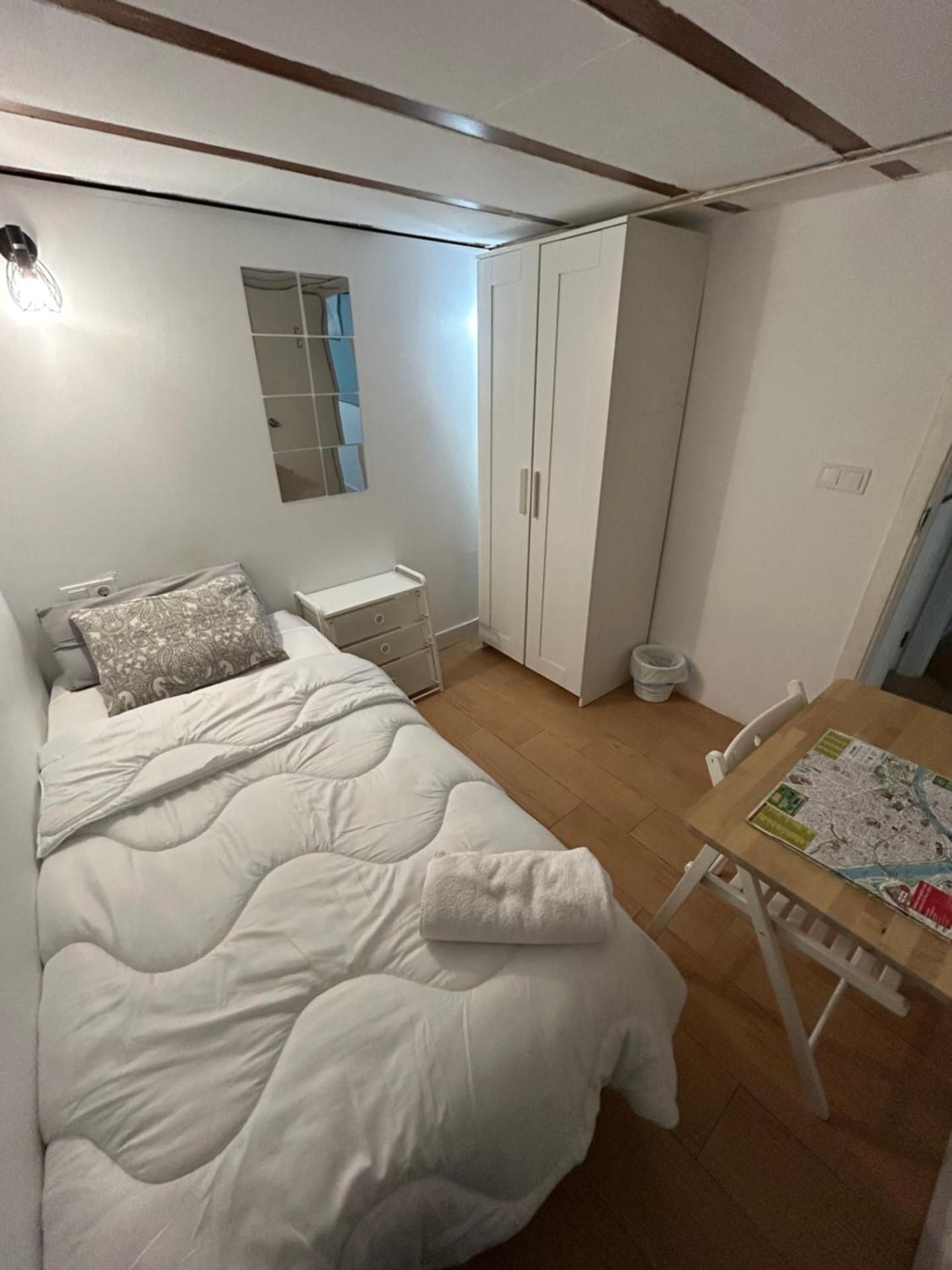 Standard Single Room with Shared Bathroom