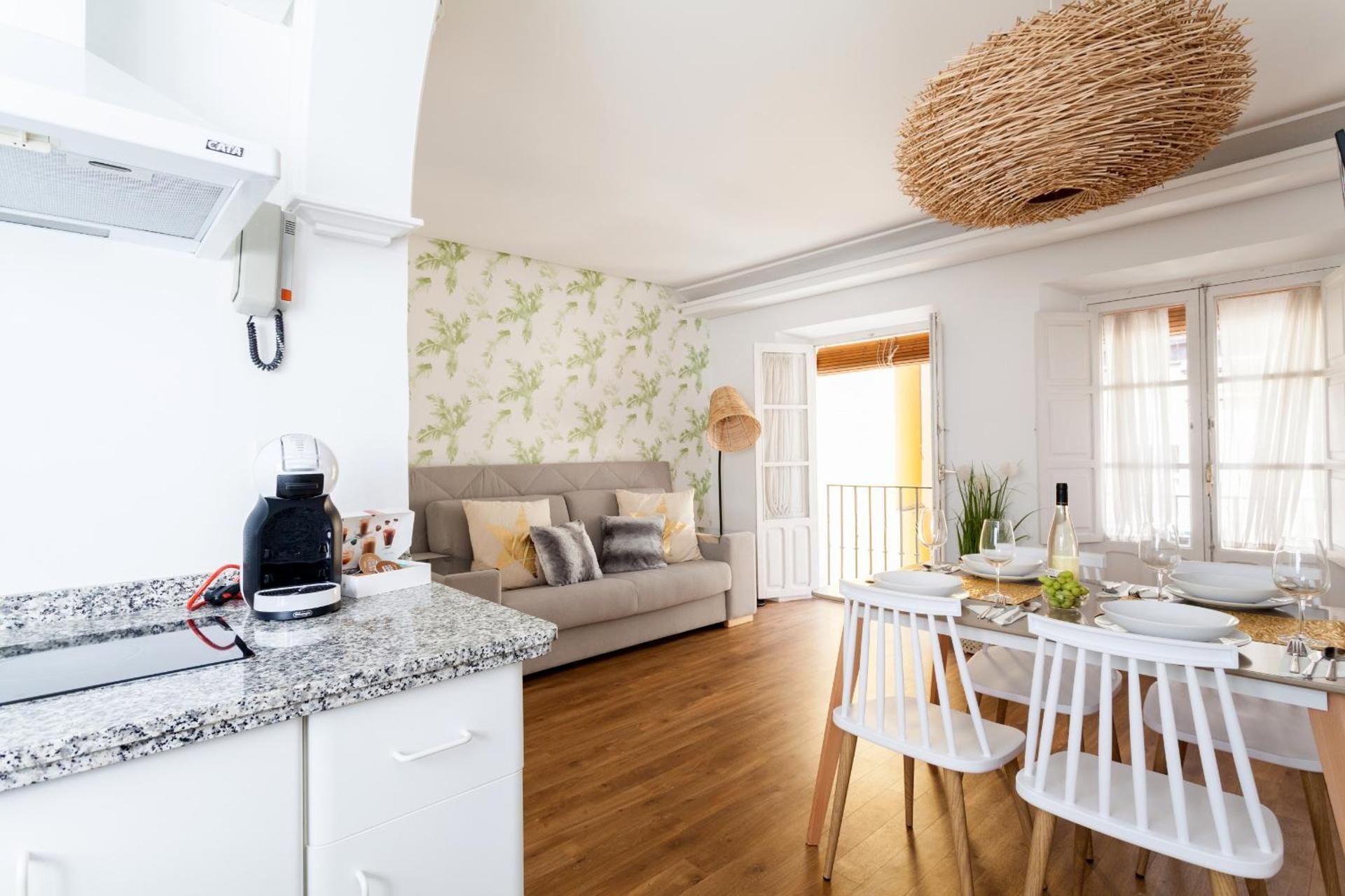 DELUXE APARTMENT