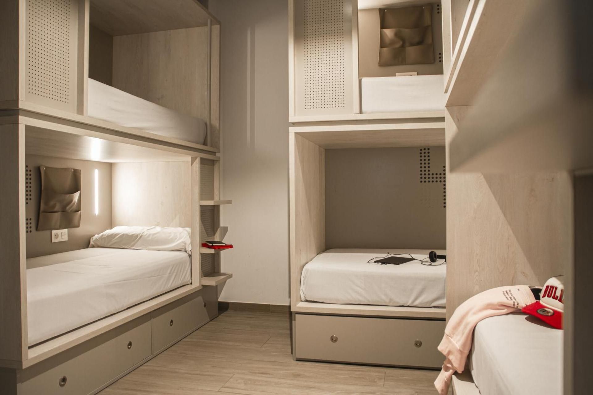 Bed in 6-Bed Mixed Dormitory Room