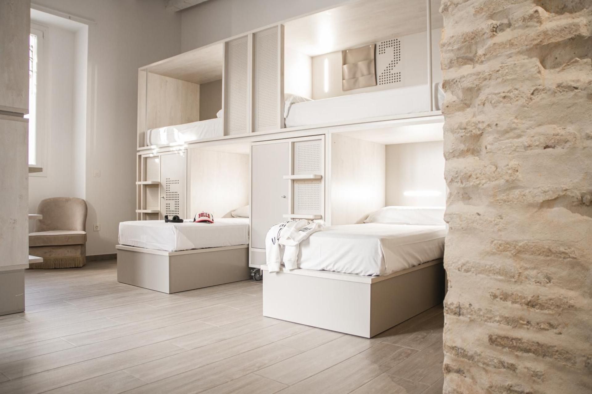 Deluxe Family Room (6 Adults)