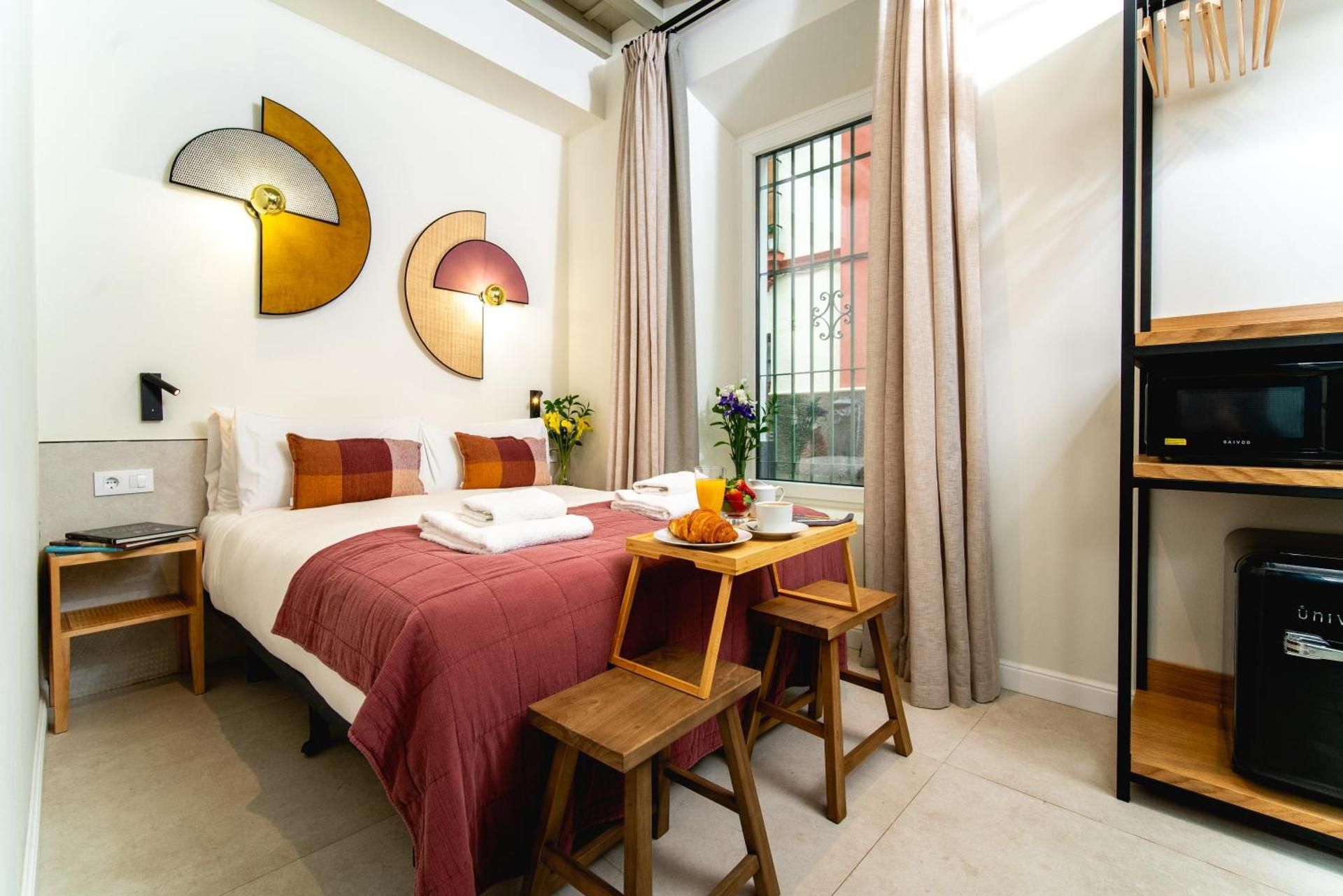 Double Exterior Room