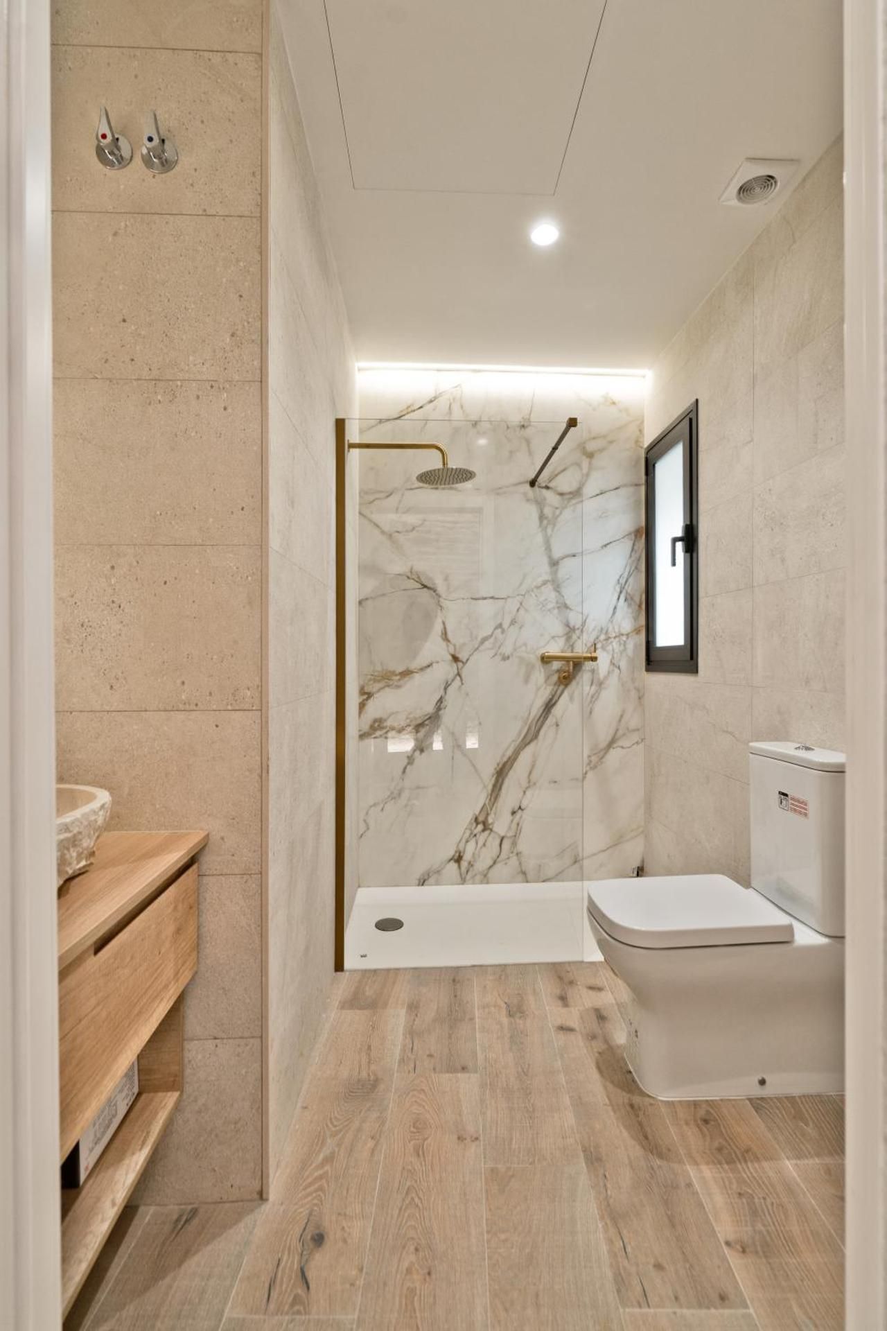 One-Bedroom Deluxe Apartment