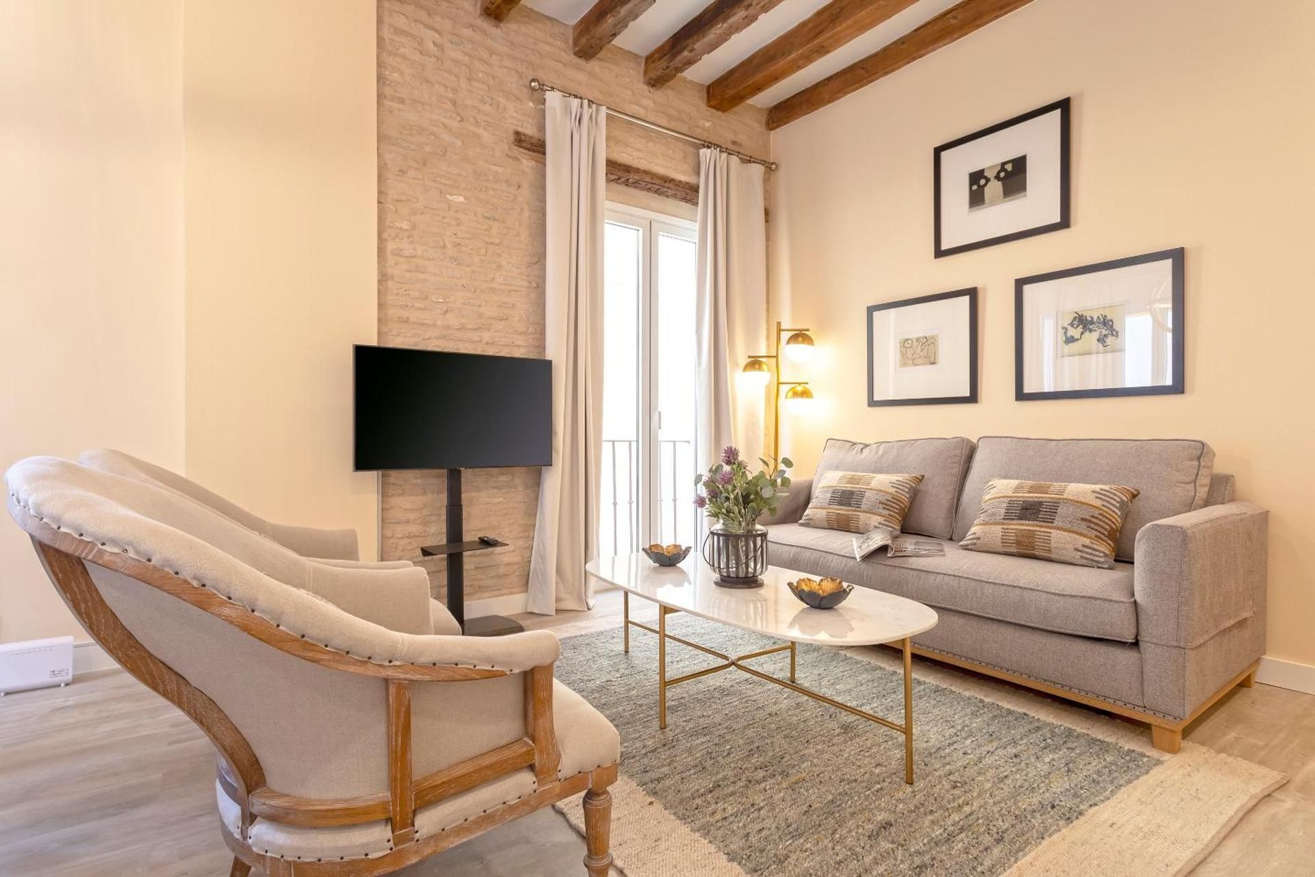 Three-Bedroom Apartment with no Terrace