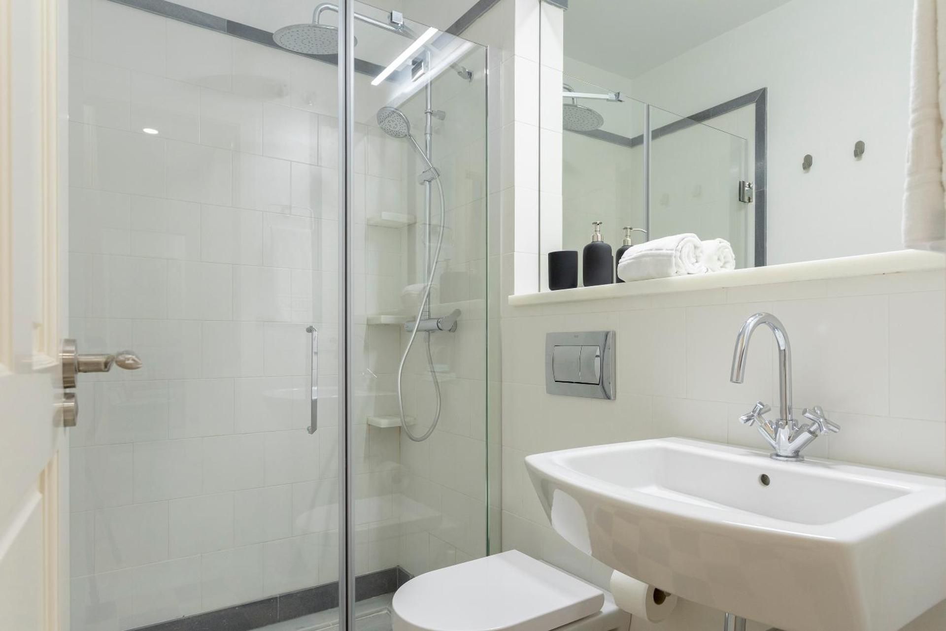 One-Bedroom Apartment with no Terrace