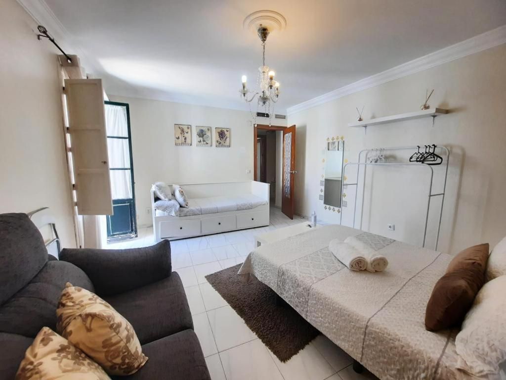 Double Room with Balcony (3 Adults)