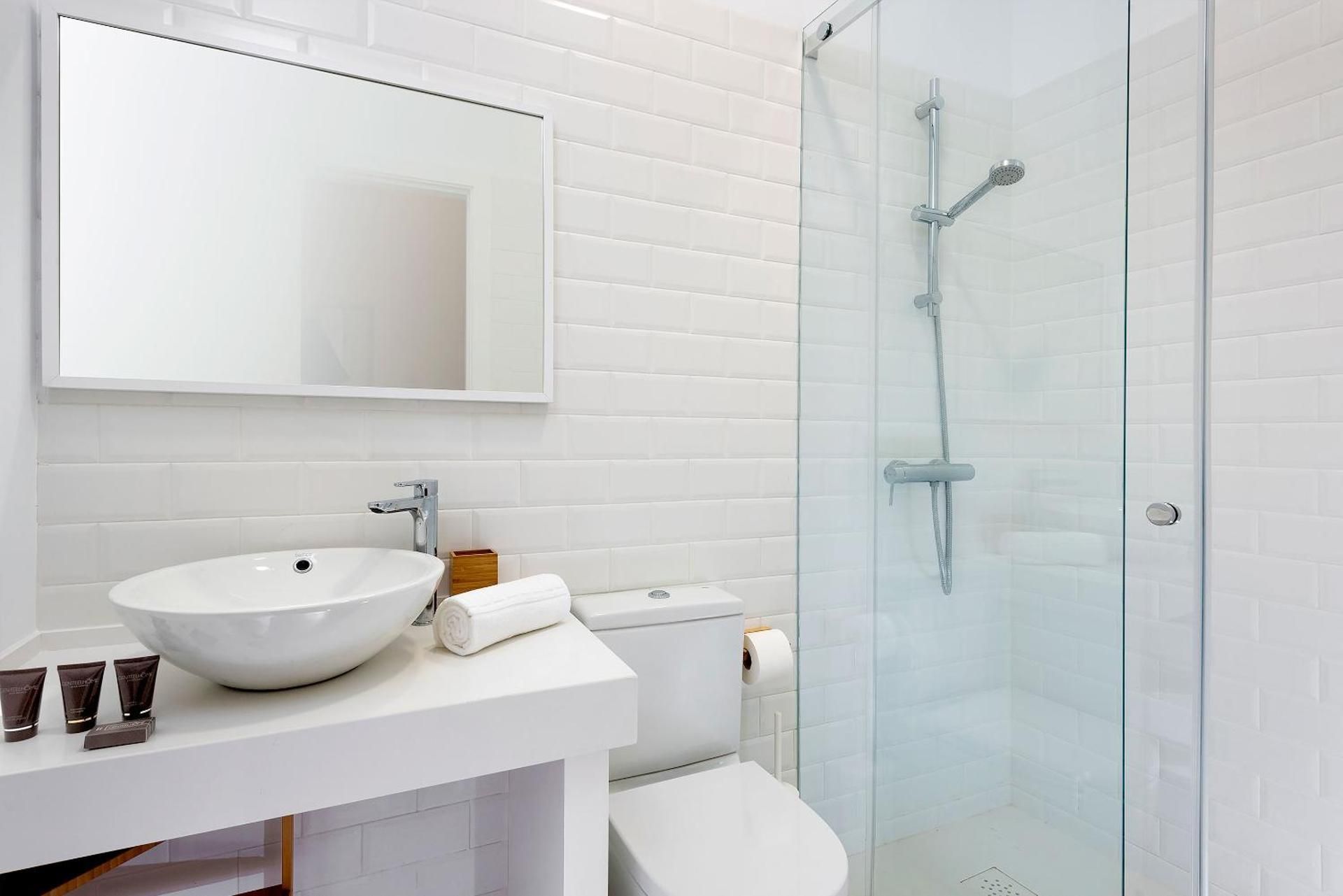 Three-Bedroom Apartment without Terrace