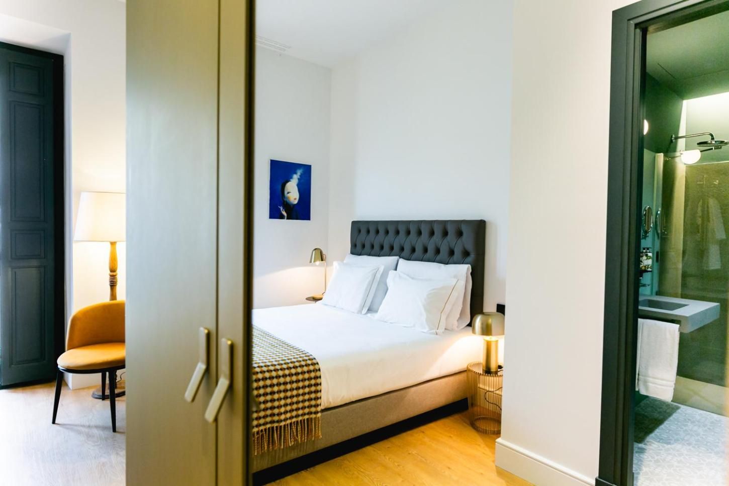 Double or Twin Room with Interior View