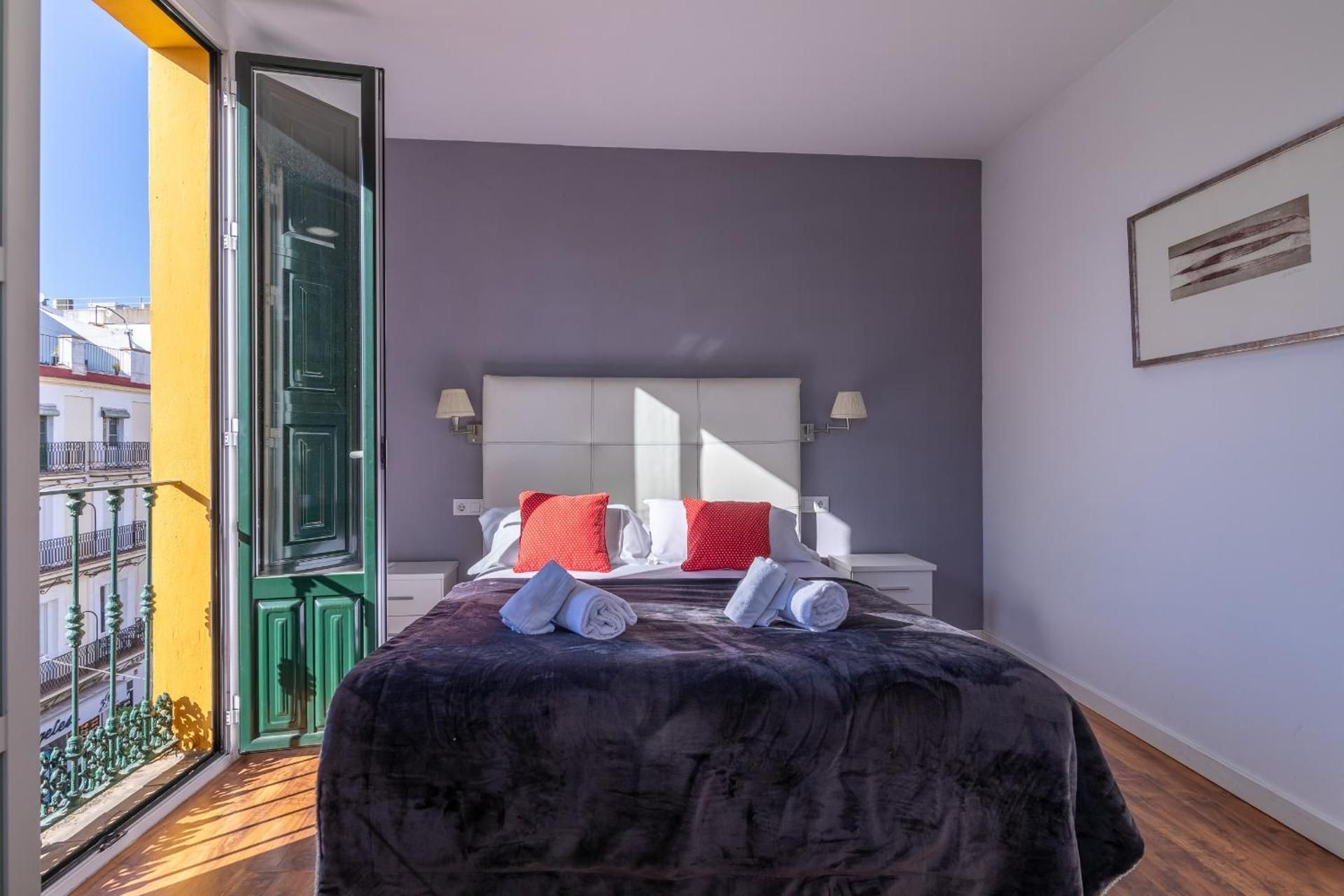 One-Bedroom Apartment with Terrace (2-4 Adults)