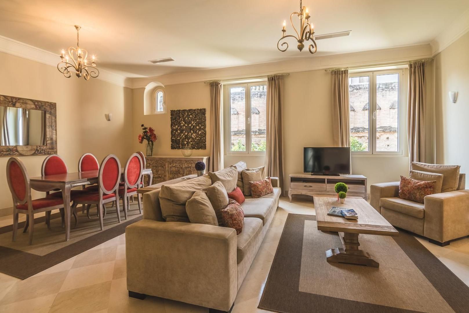DELUXE APARTMENT