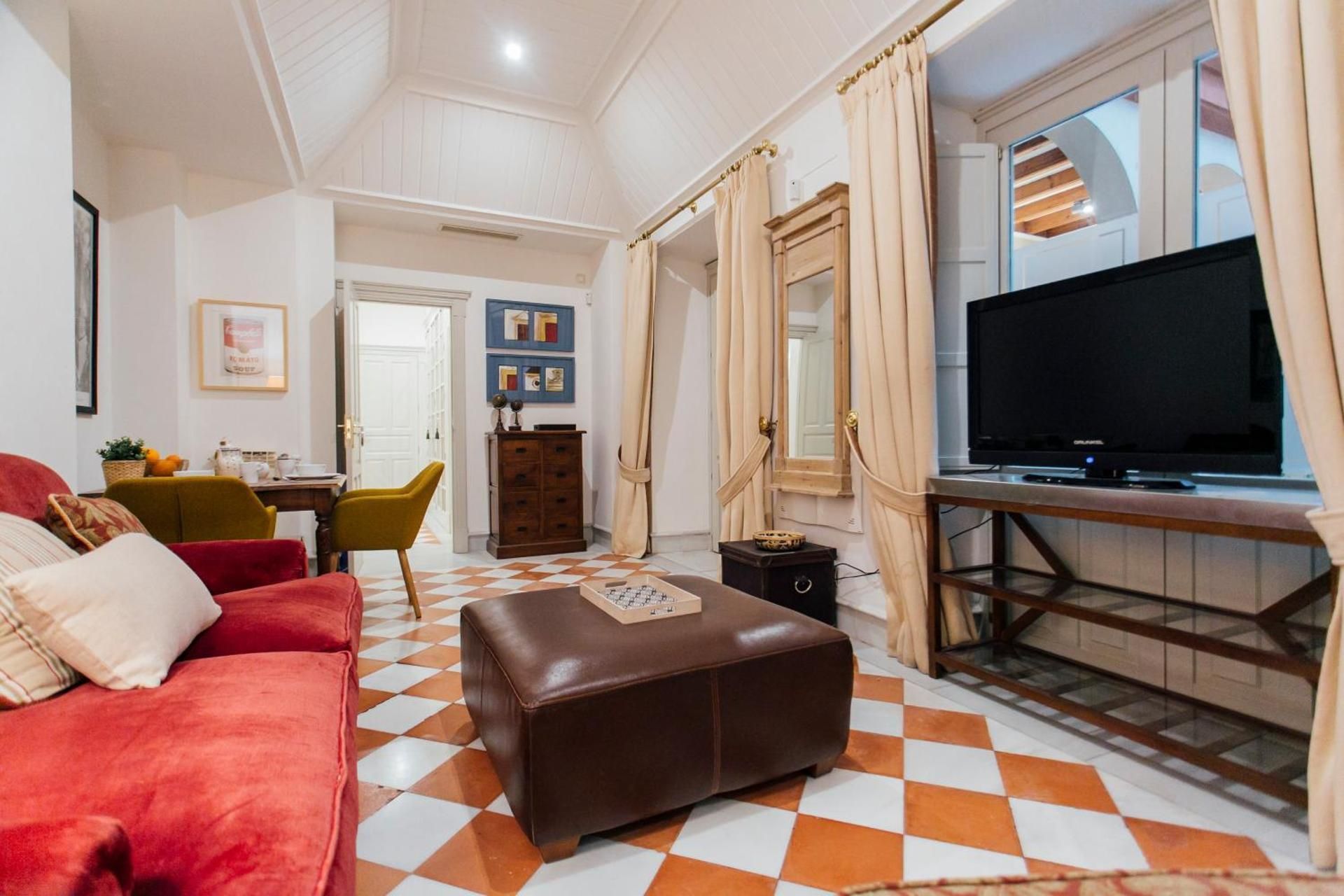 DELUXE APARTMENT