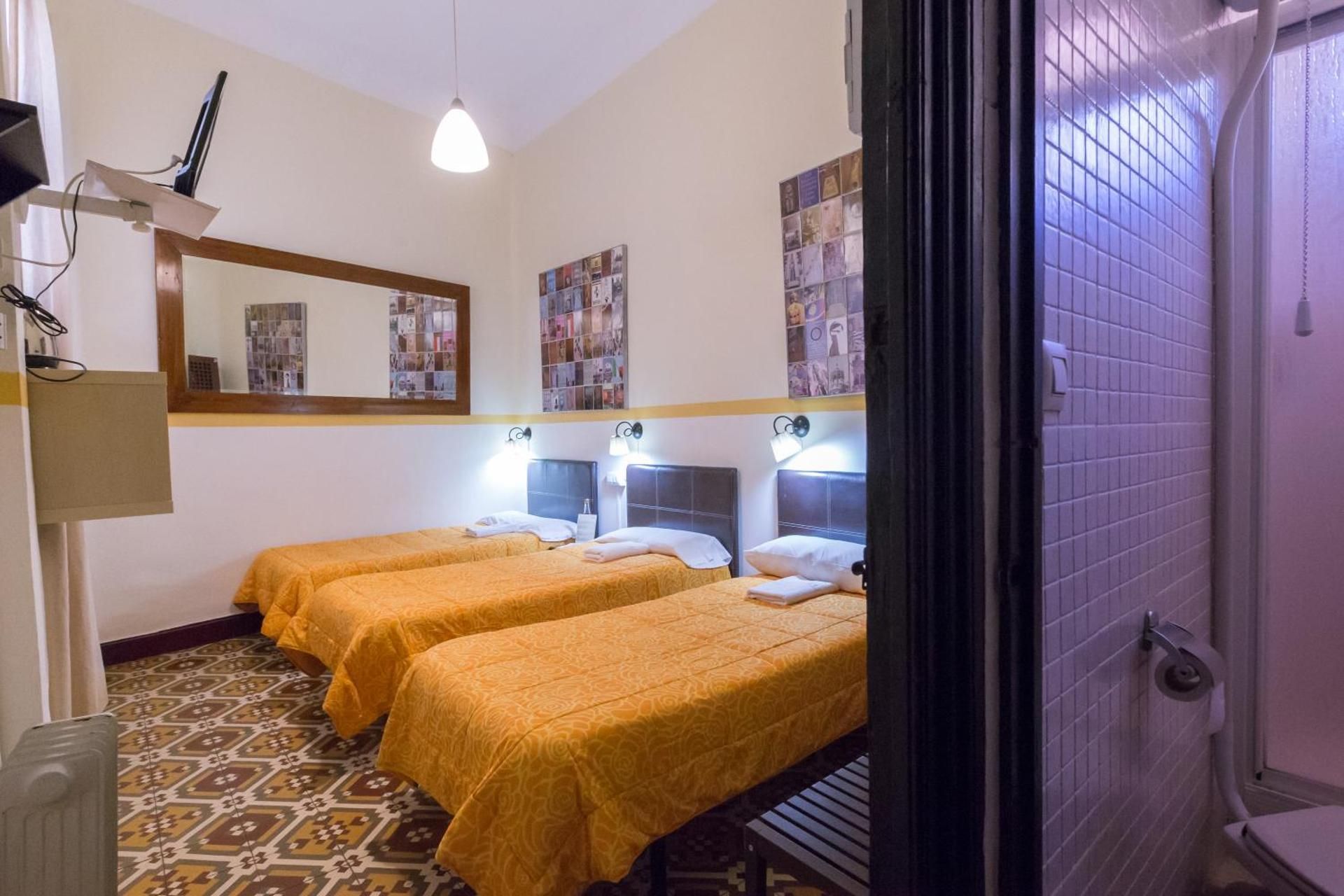 Triple - 3 Single Beds