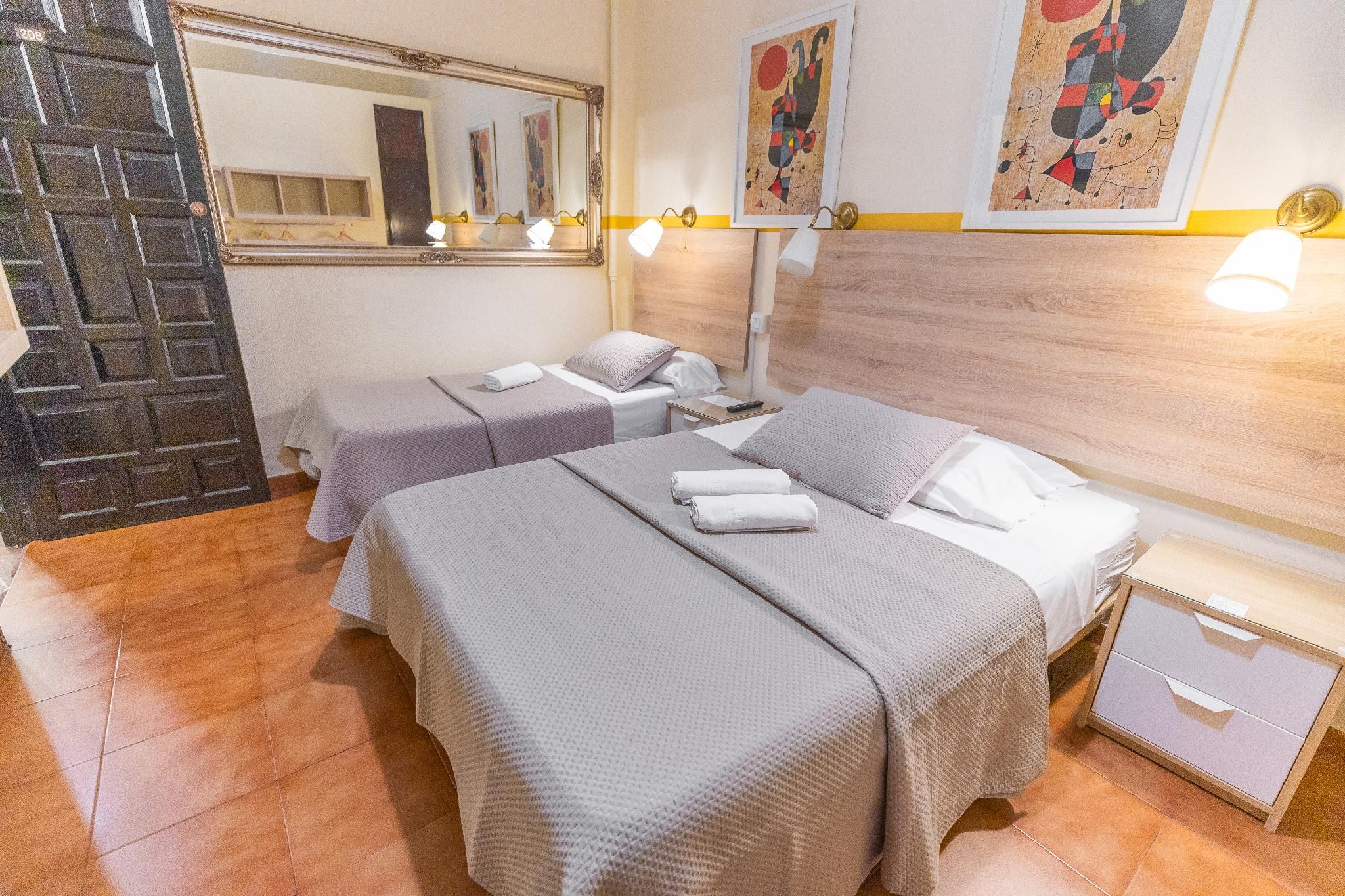 Triple - 3 Single Beds