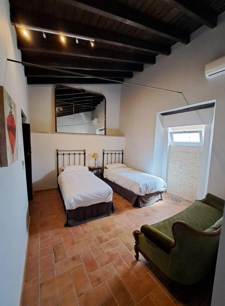 Twin Room with Private Bathroom