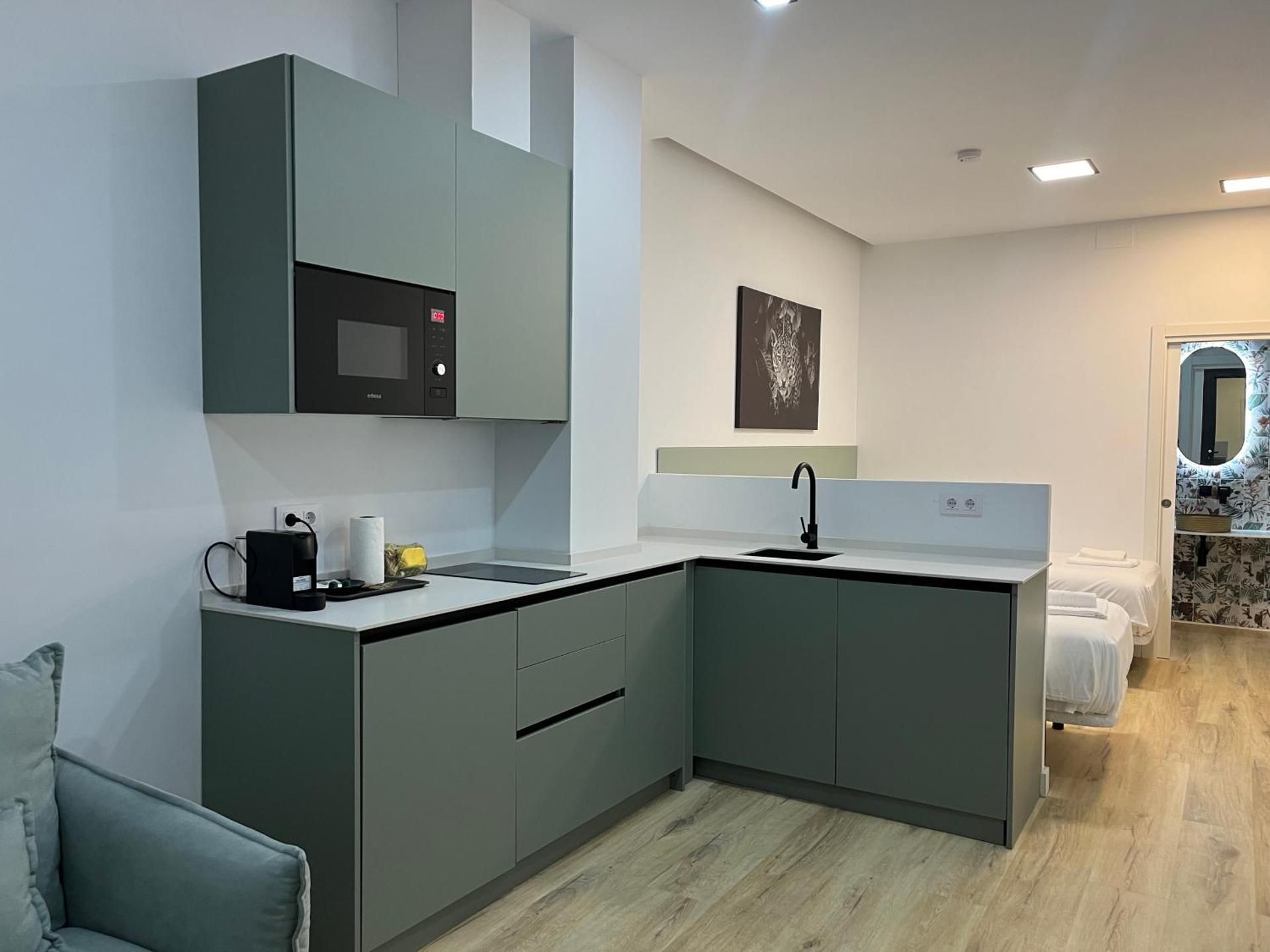 Studio with Spa Bath