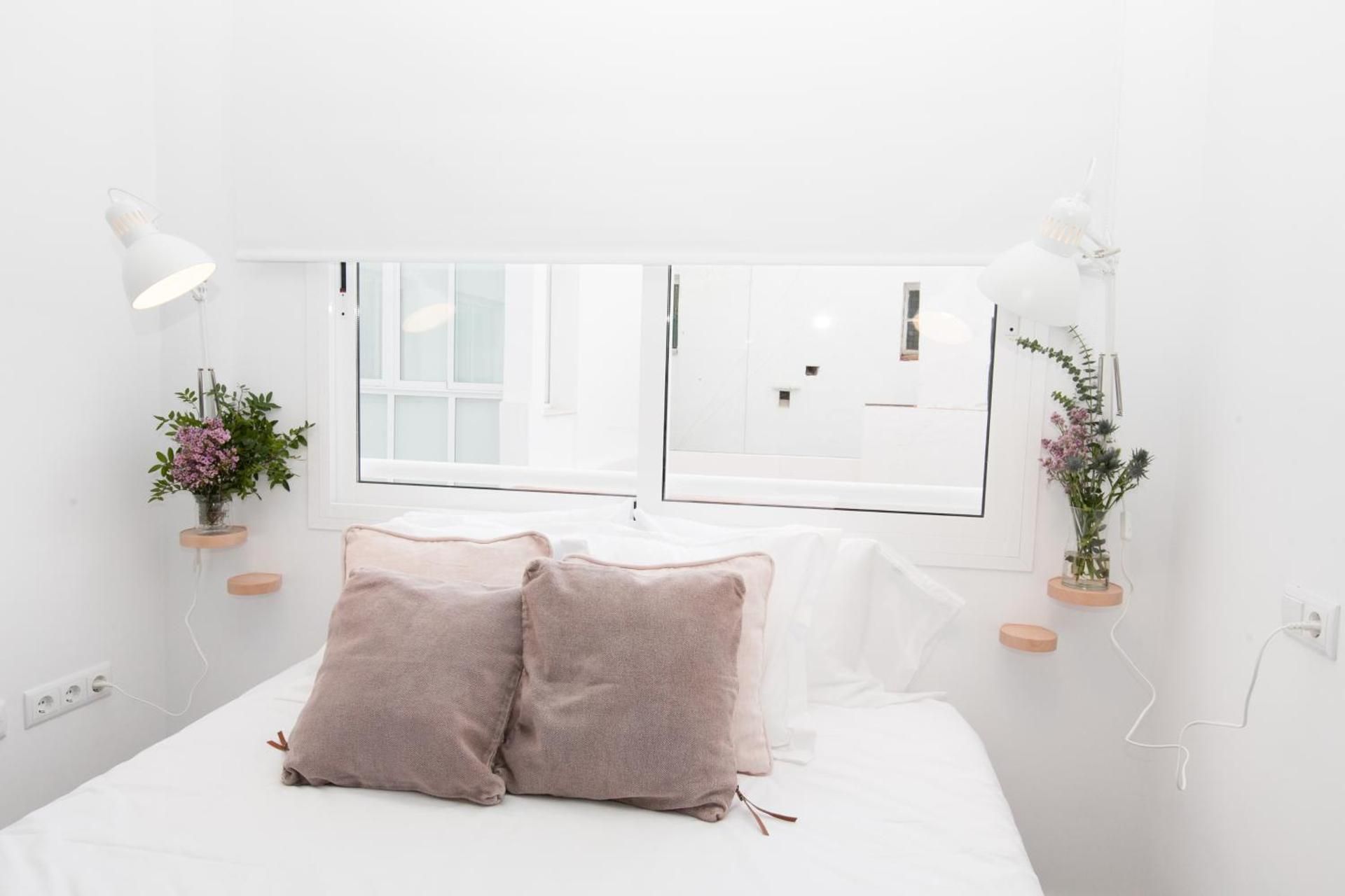 Economy studio (upper level)