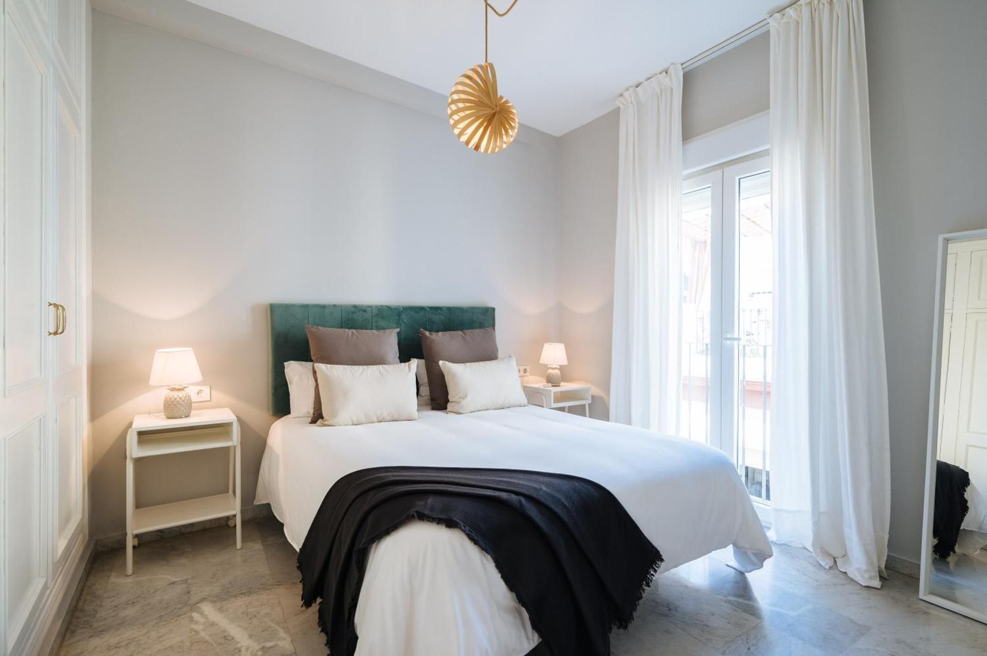 One-Bedroom Apartment - common terrace