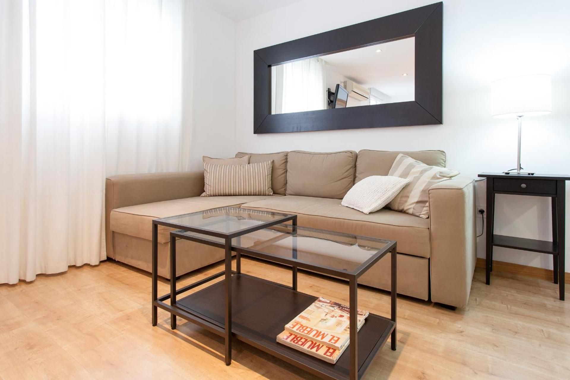 Apartment with Terrace (Laraña 6.2)