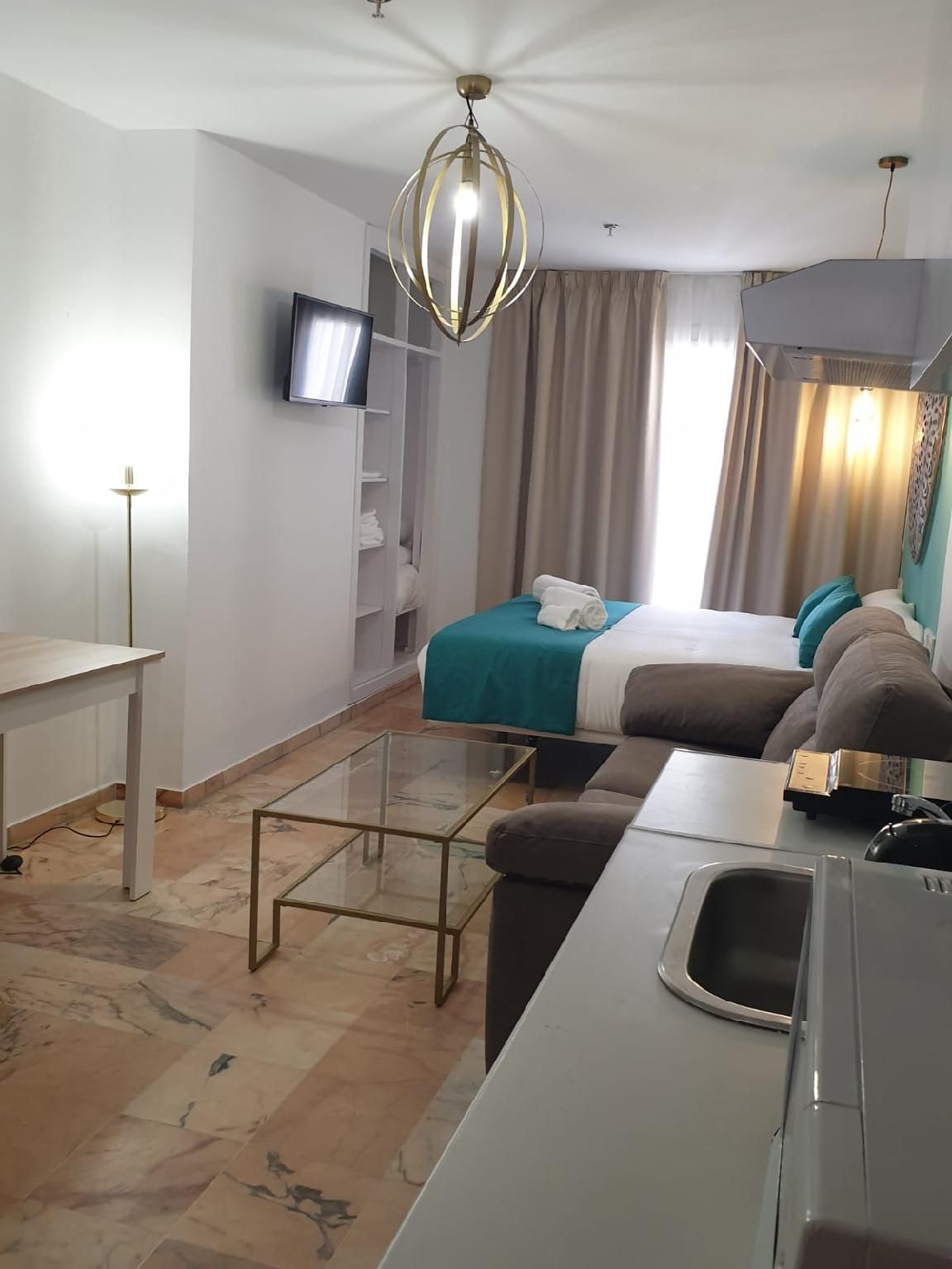 Studio, 1 Queen, Sofa bed