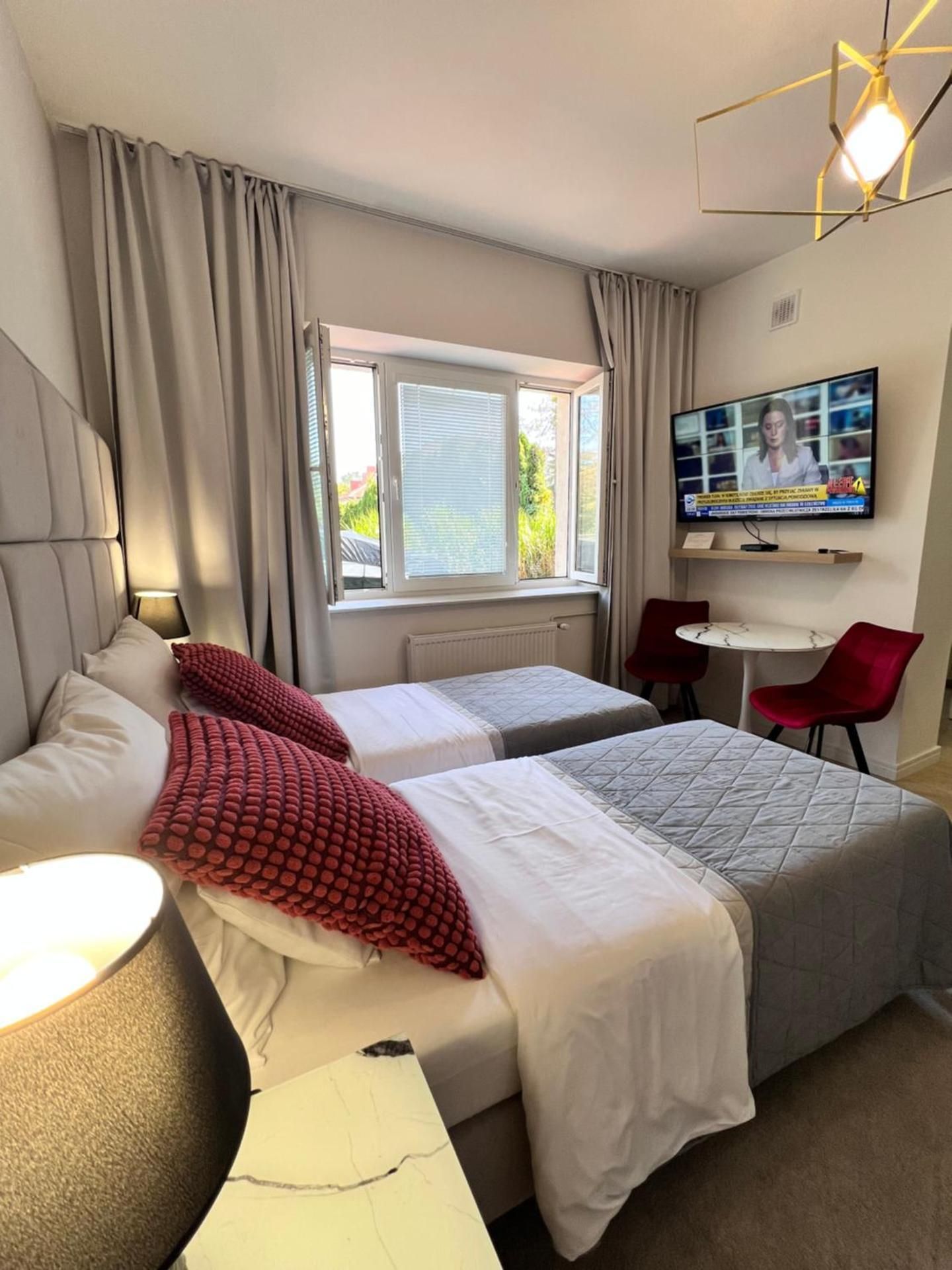 DELUXE APARTMENT