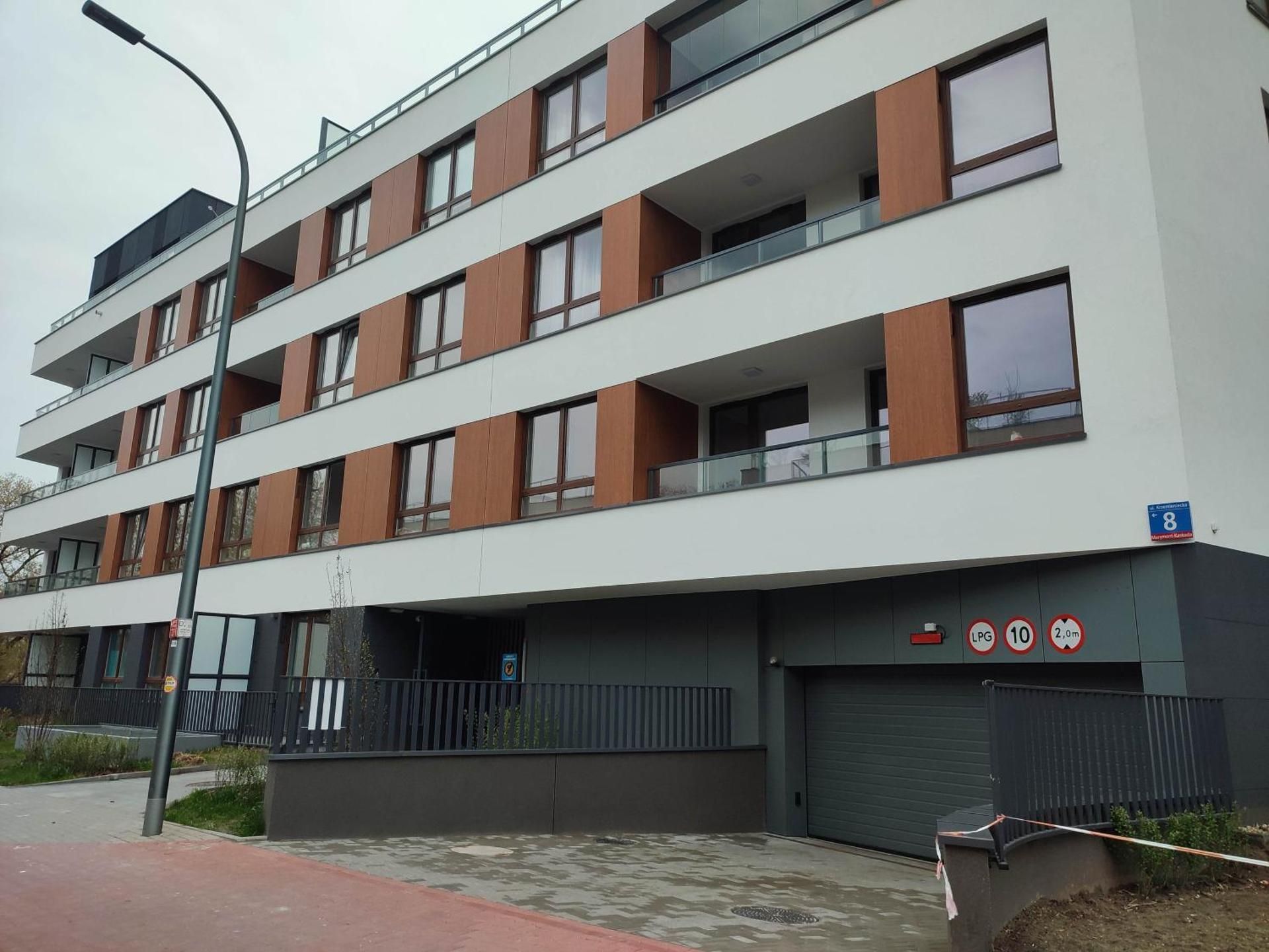 Apartamenty MetroPark Krzemieniecka-Lux-next metro Slodowiec 10 min to center, free parking on the s