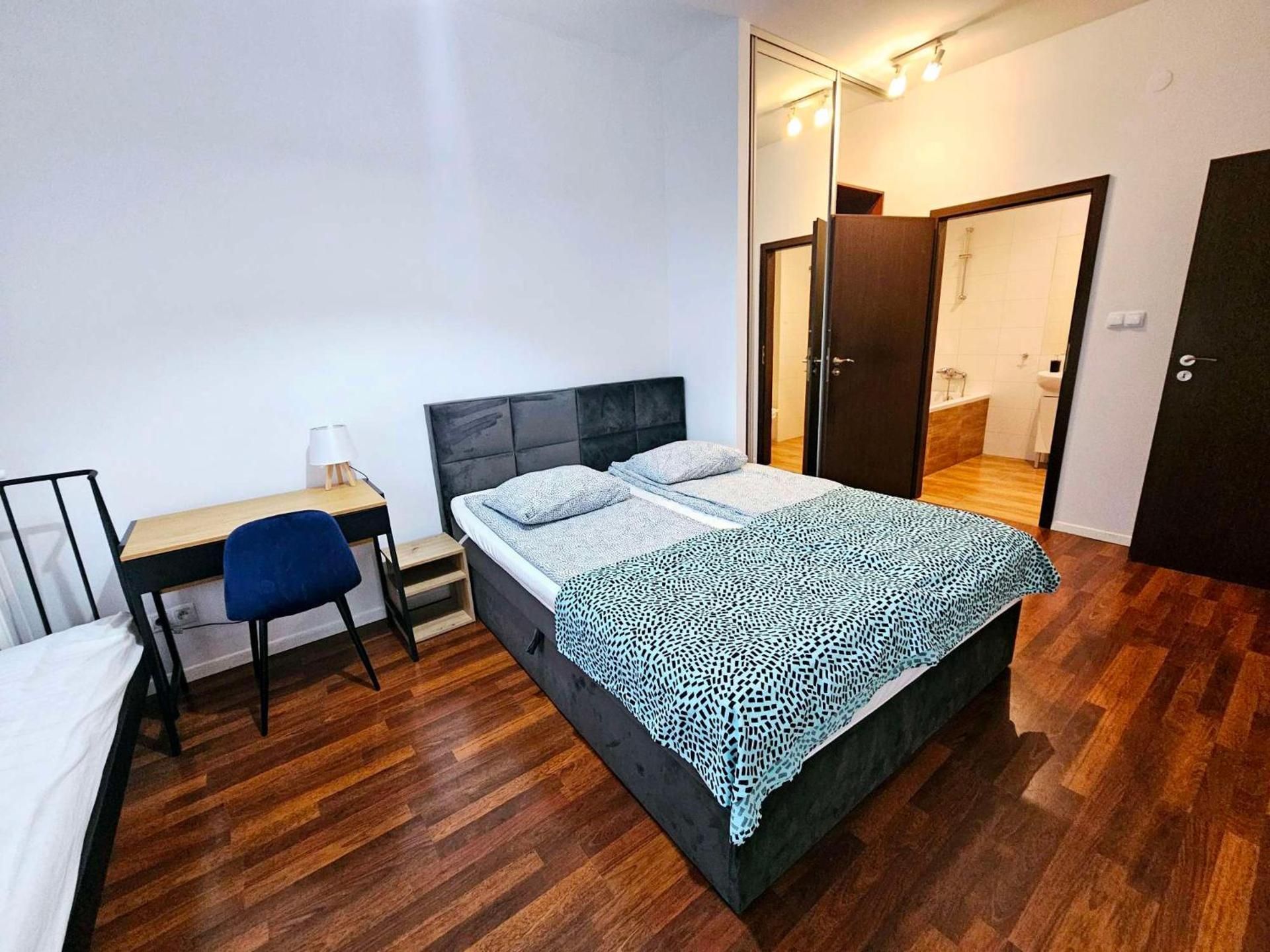 Deluxe Double Room with Bath
