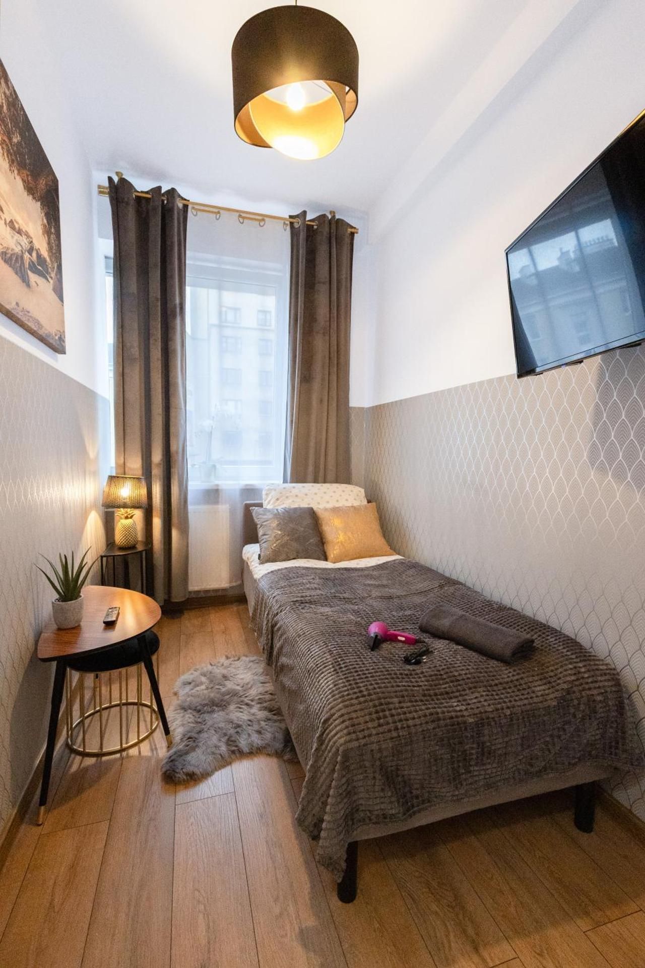 Standard Single Room with Shared Bathroom