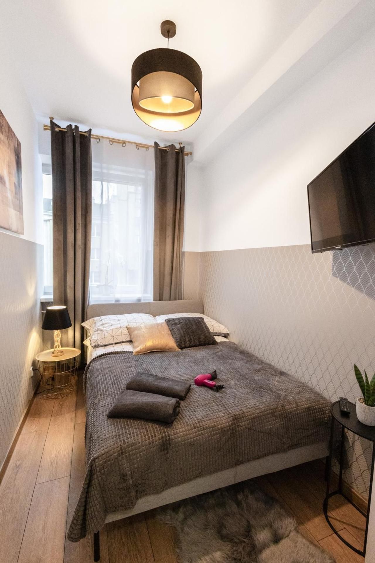 Standard Double Room with Shared Bathroom