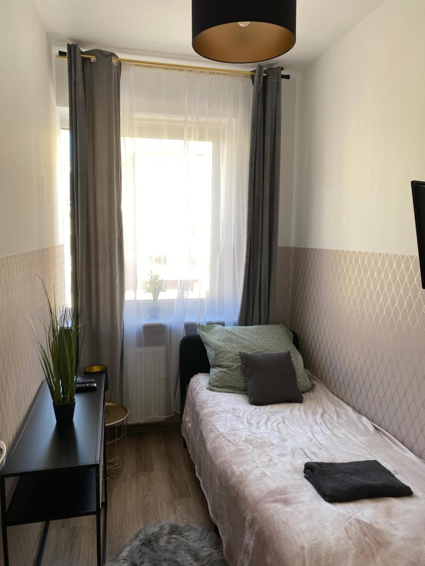 Single Room with Shared Bathroom