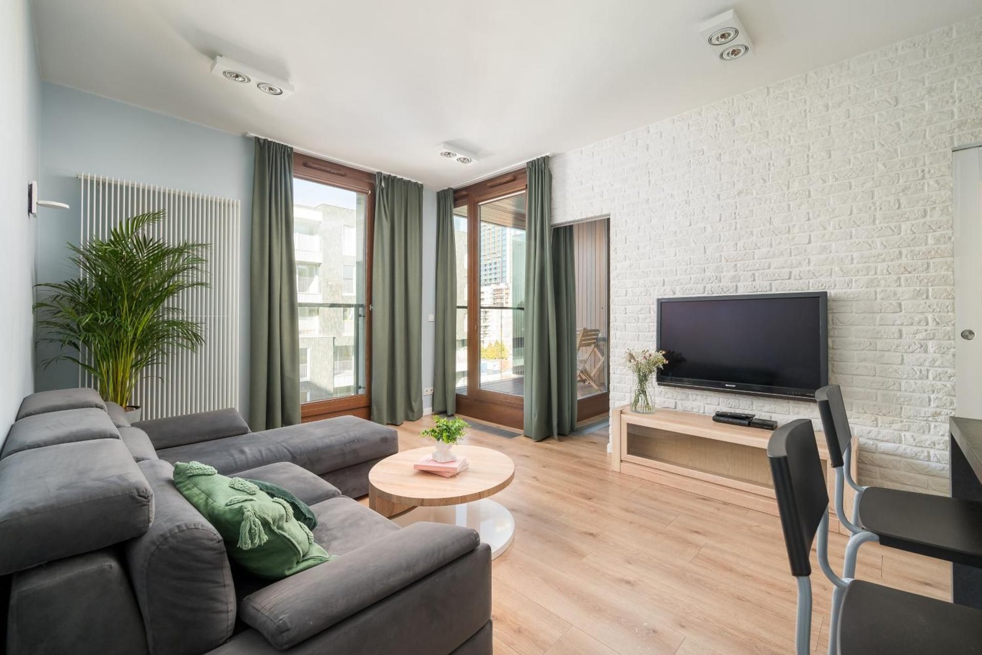 DELUXE APARTMENT