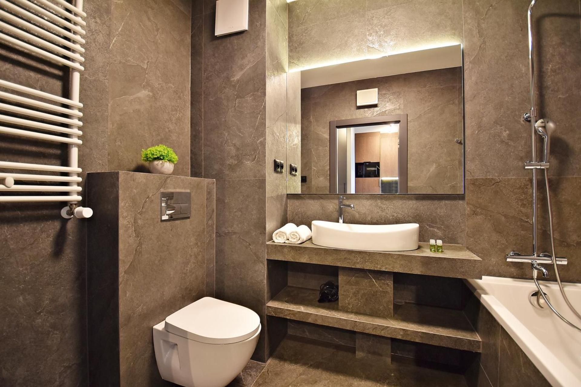 DELUXE APARTMENT