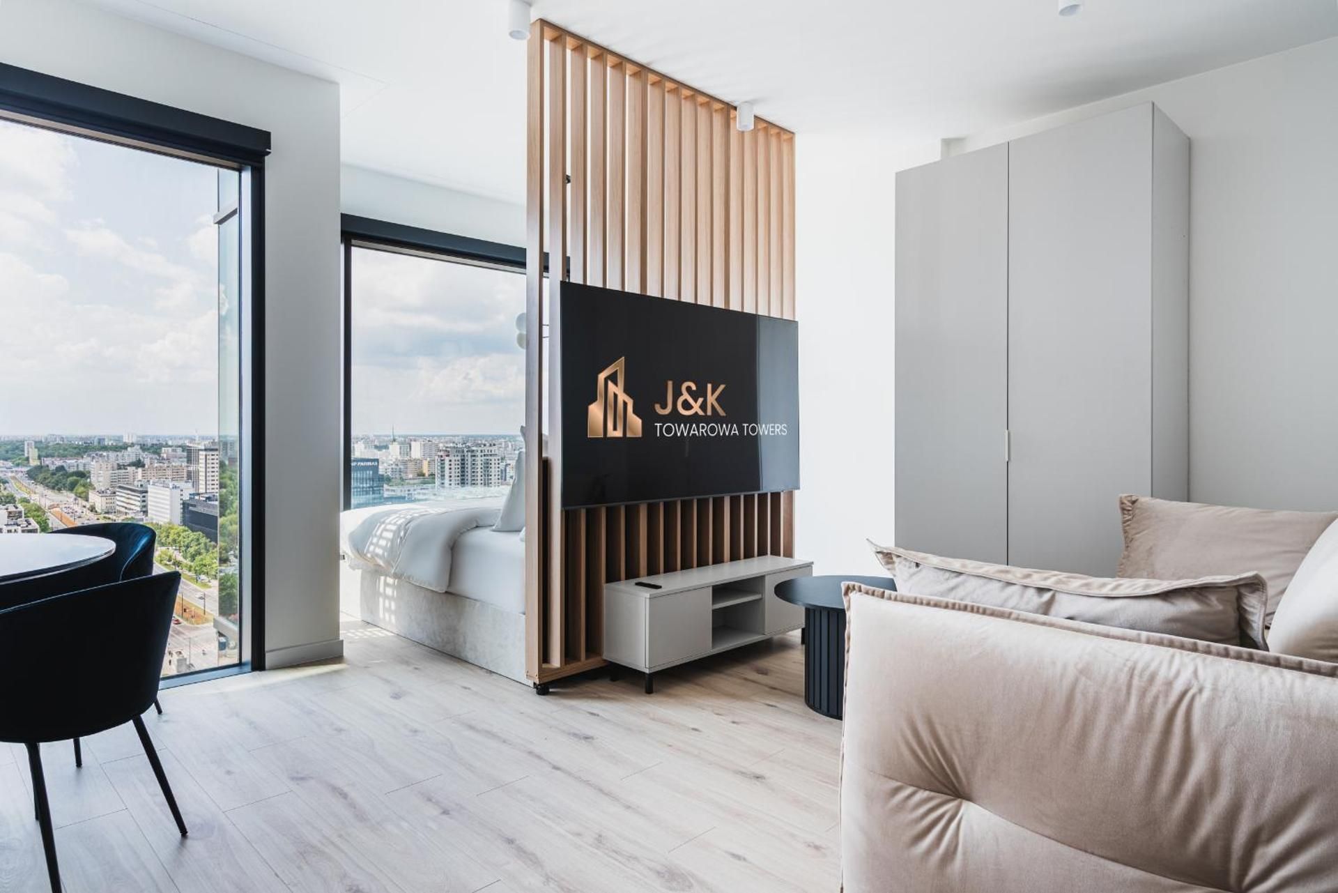 Studio na 22 piętrze z łóżkiem typu king-size i rozkładaną sofą