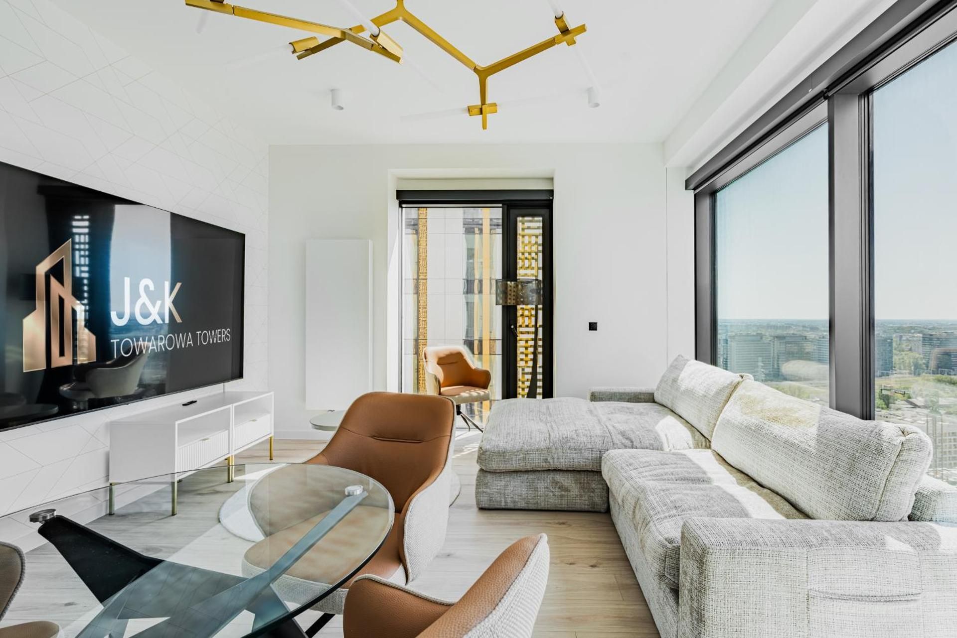 Apartament typu Premier na 27 piętrze z telewizorem 98 cali