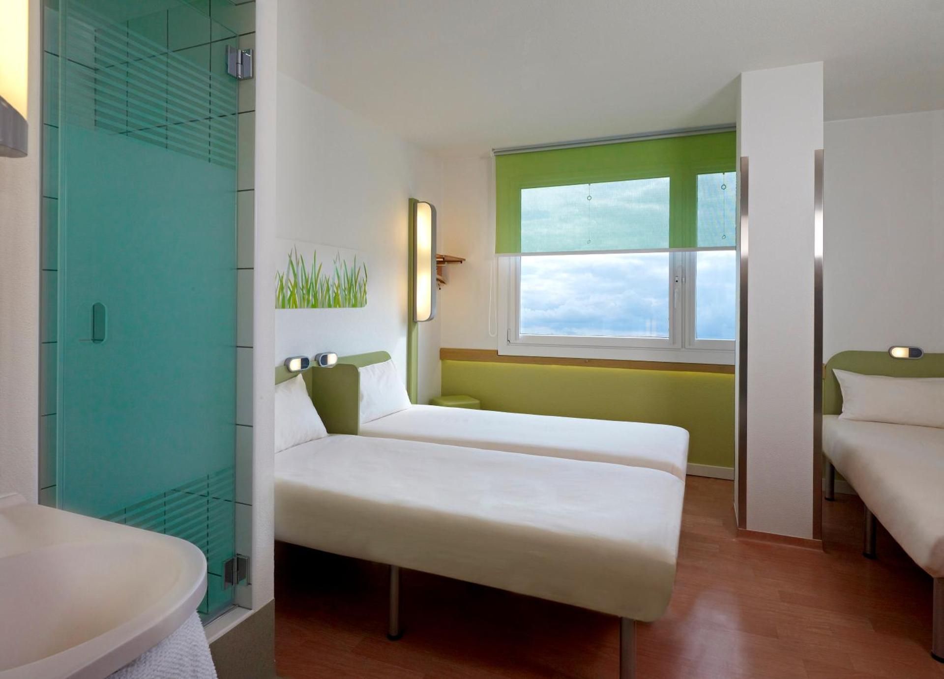TRIPLE - A Standard Room with 3 single beds