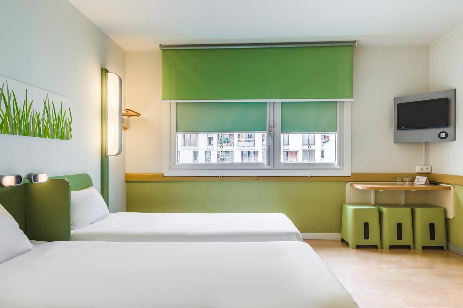 TRIPLE - A Standard Room with 3 single beds