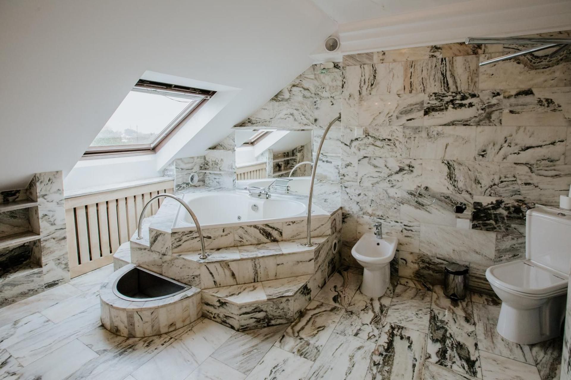 Quadruple Room with Private Bathroom