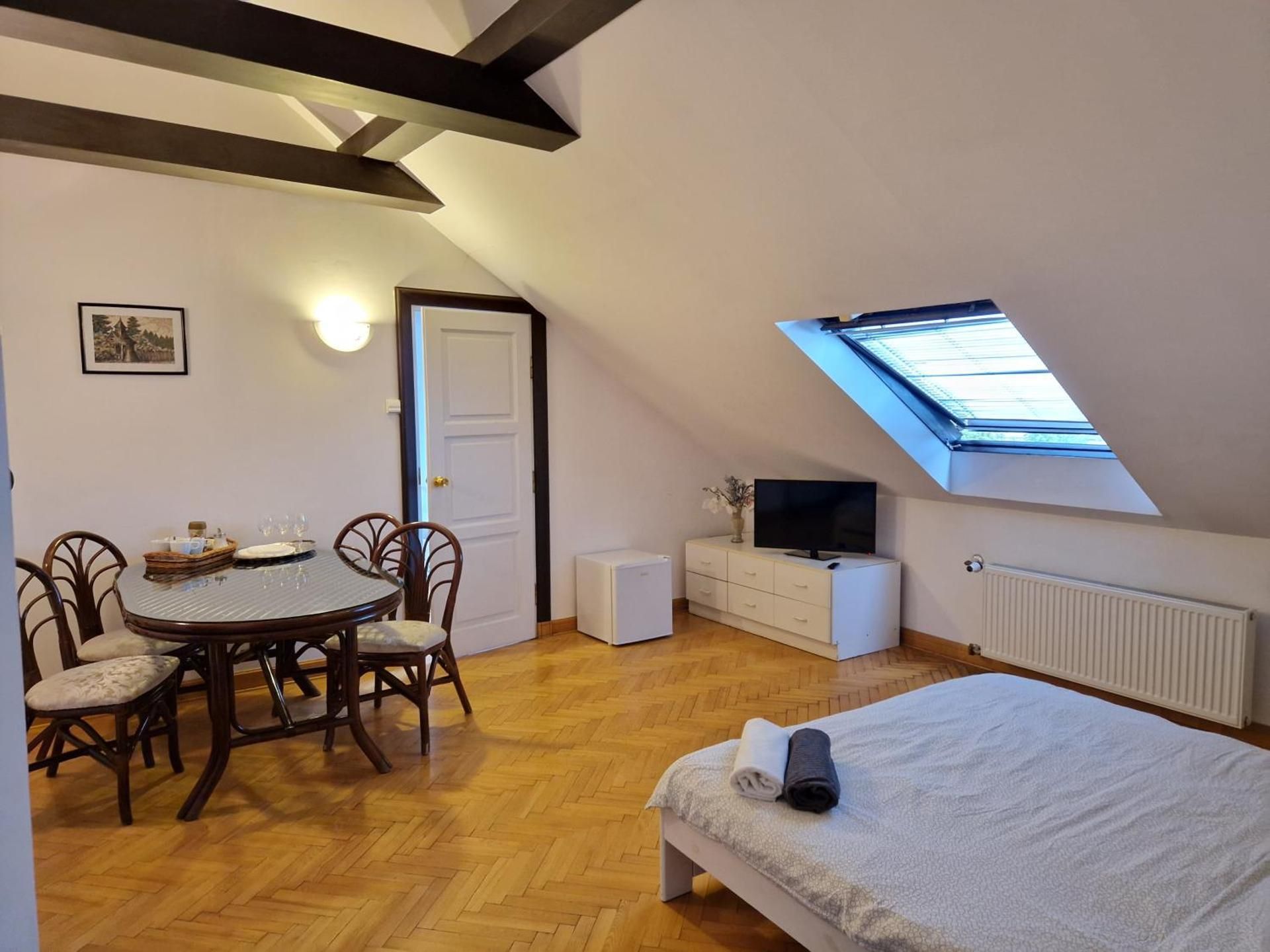 Quadruple Room with Private Bathroom