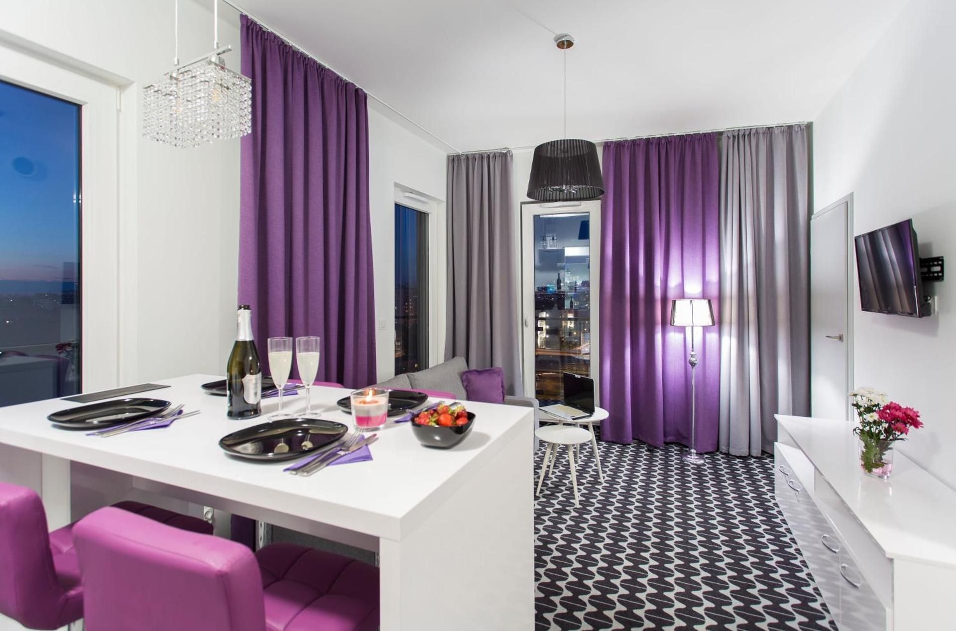 Deluxe Apartment with City View